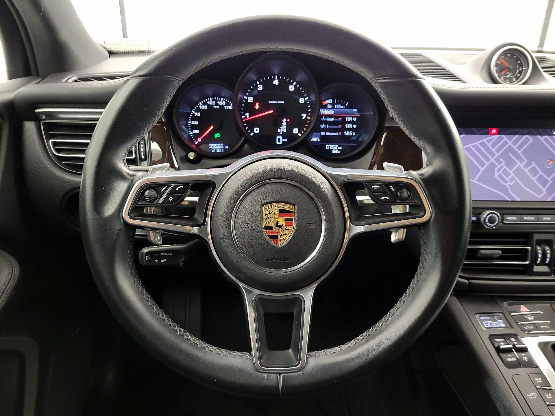Thumbnail: 2020 Porsche Macan - 10