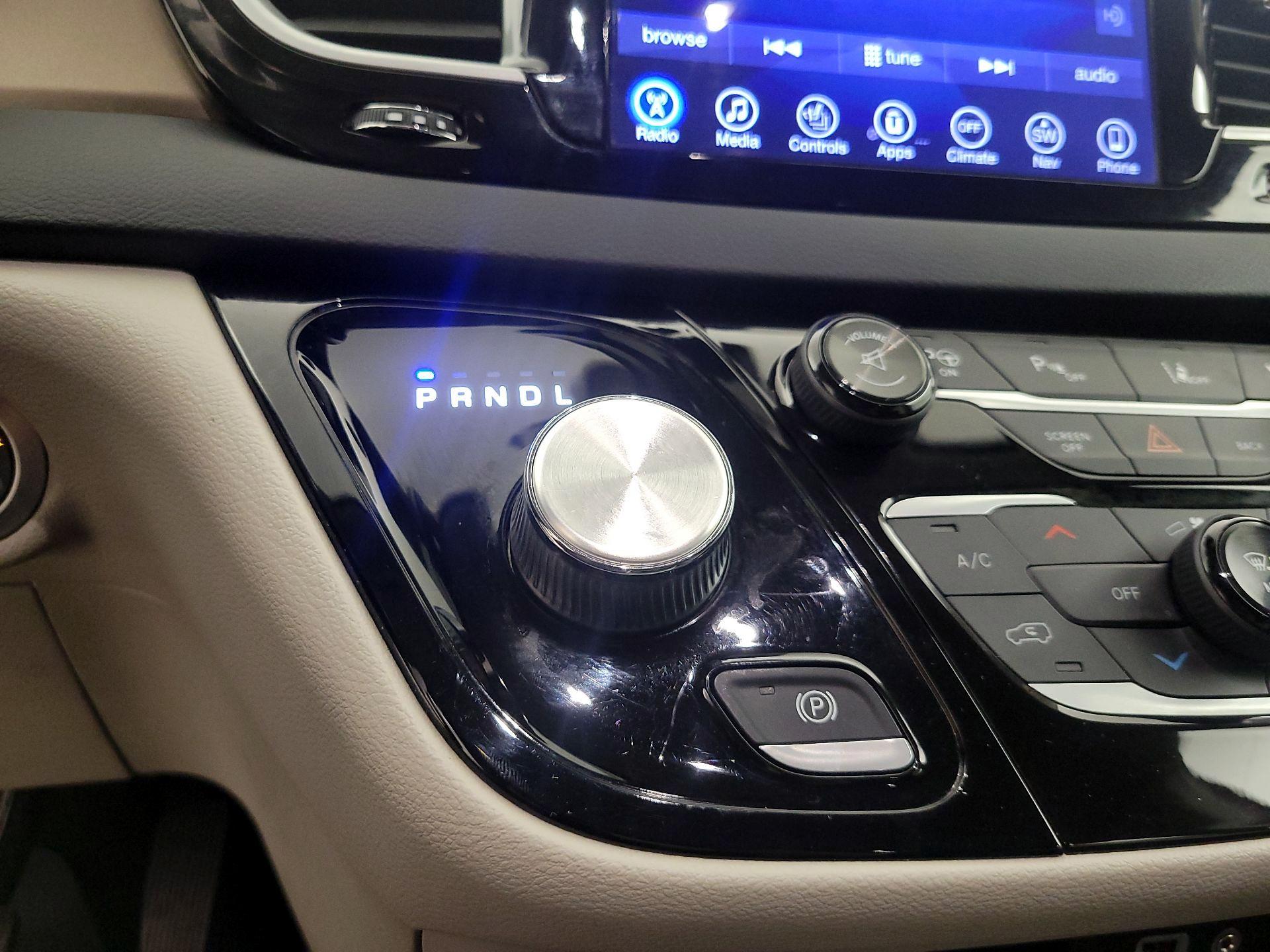 Thumbnail: 2017 Chrysler Pacifica - 18