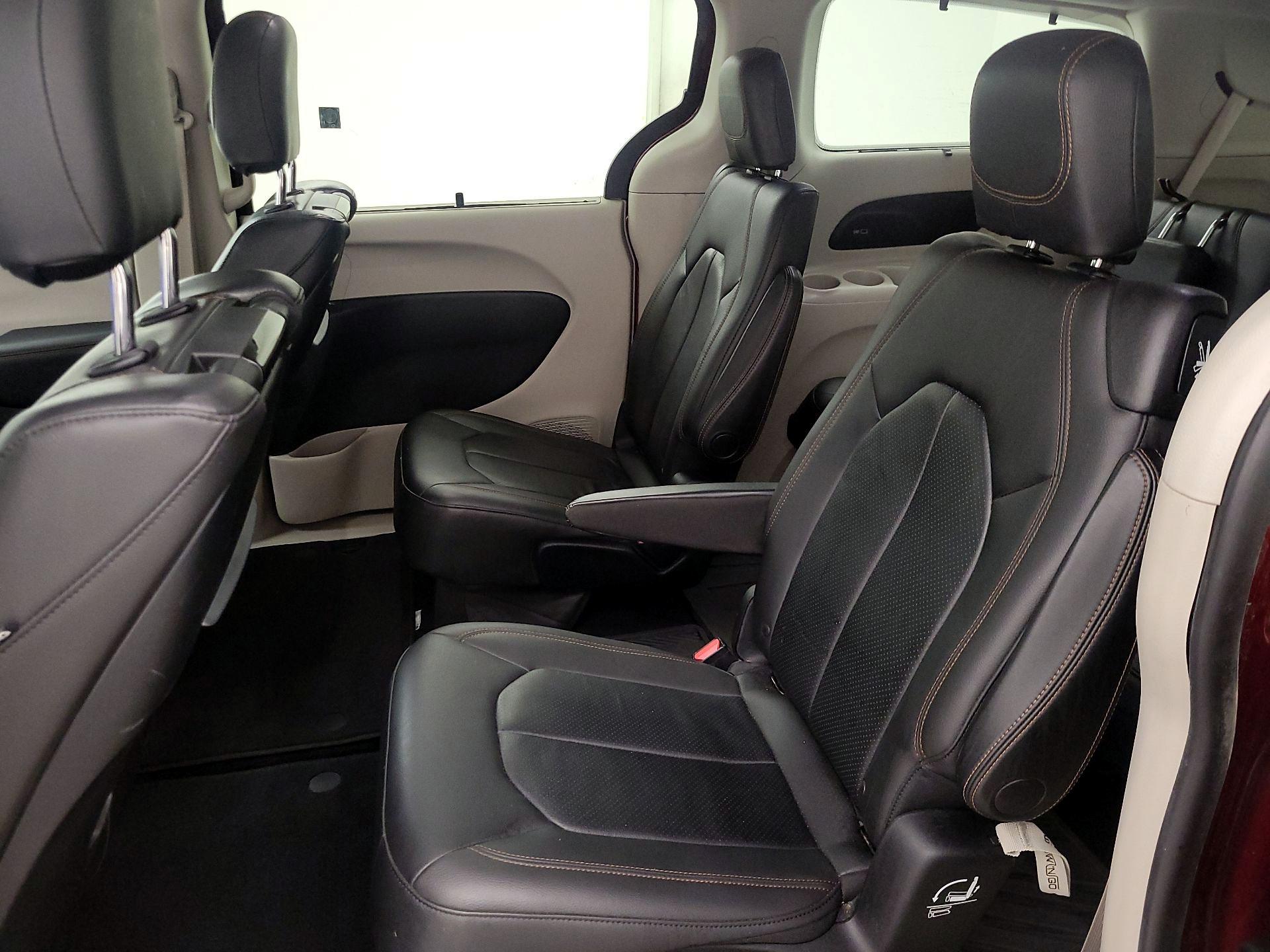 Thumbnail: 2017 Chrysler Pacifica - 20