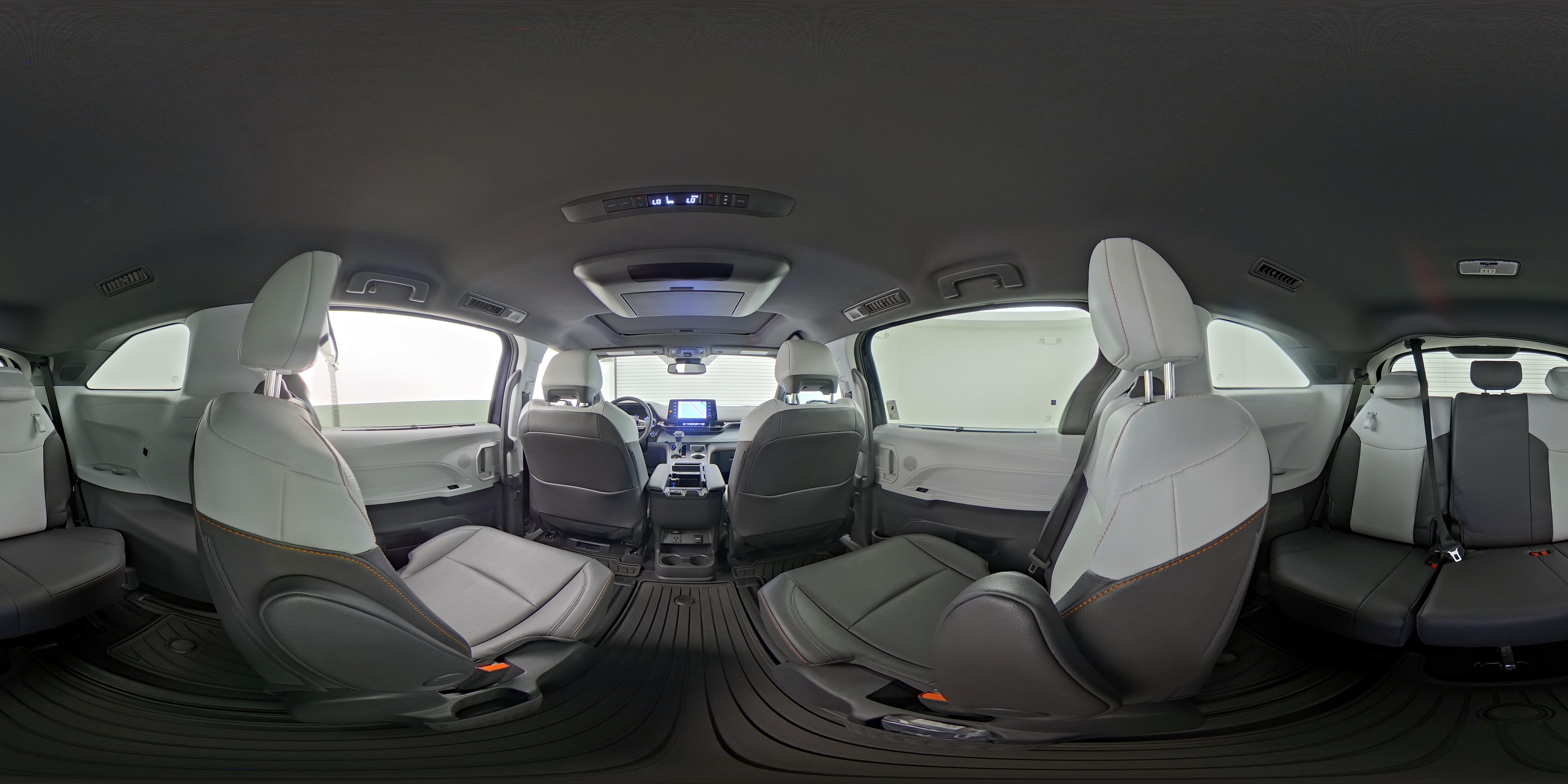 2023 Toyota Sienna XSE - Photo 30
