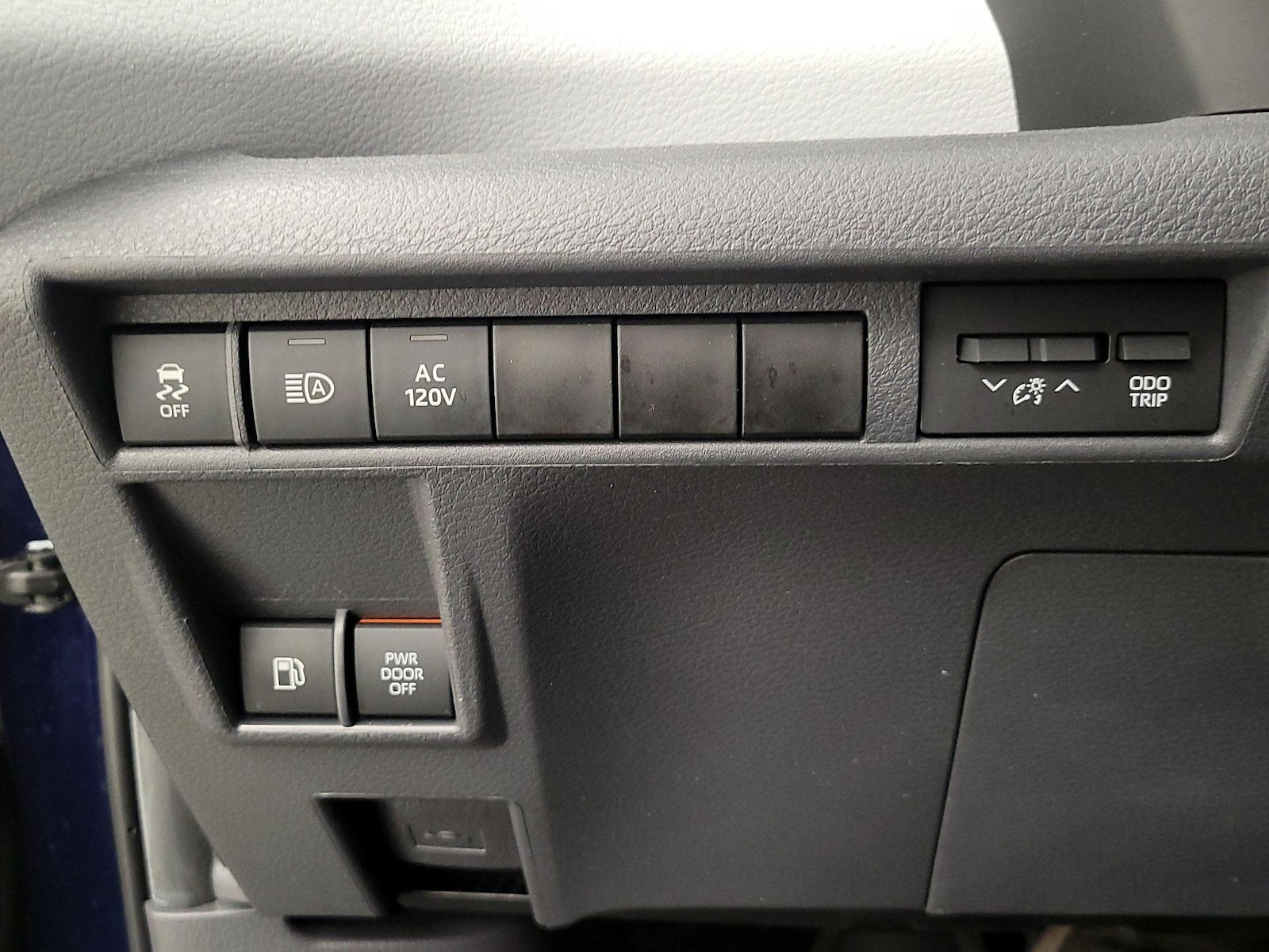 2023 Toyota Sienna XSE - Photo 14