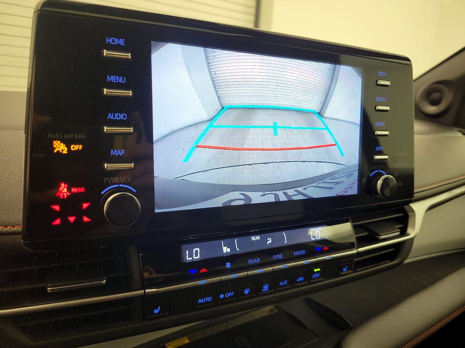 2023 Toyota Sienna XSE - Photo 16