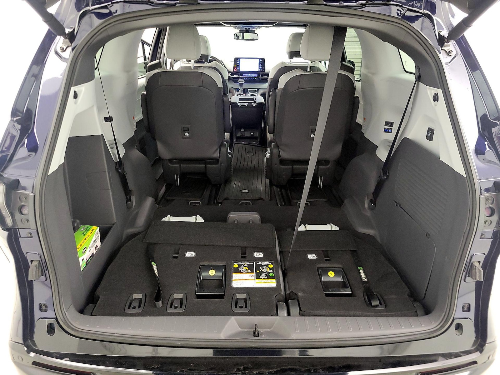 2023 Toyota Sienna XSE - Photo 25