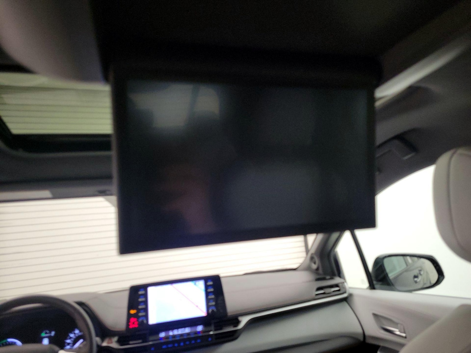 2023 Toyota Sienna XSE - Photo 27