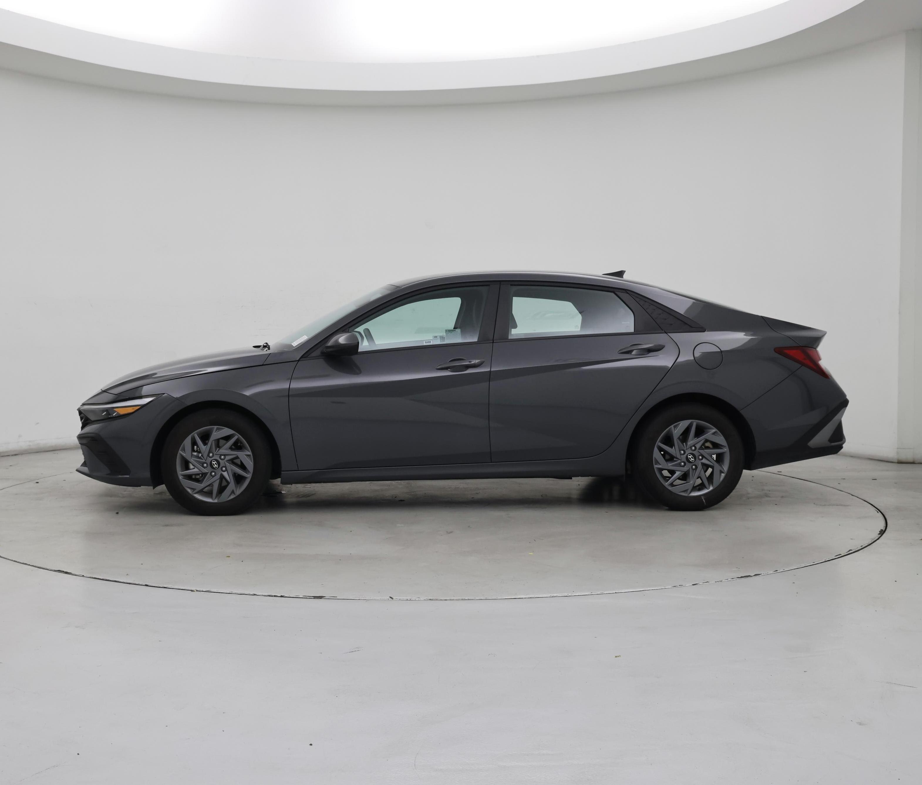 Thumbnail: 2024 Hyundai Elantra - 3