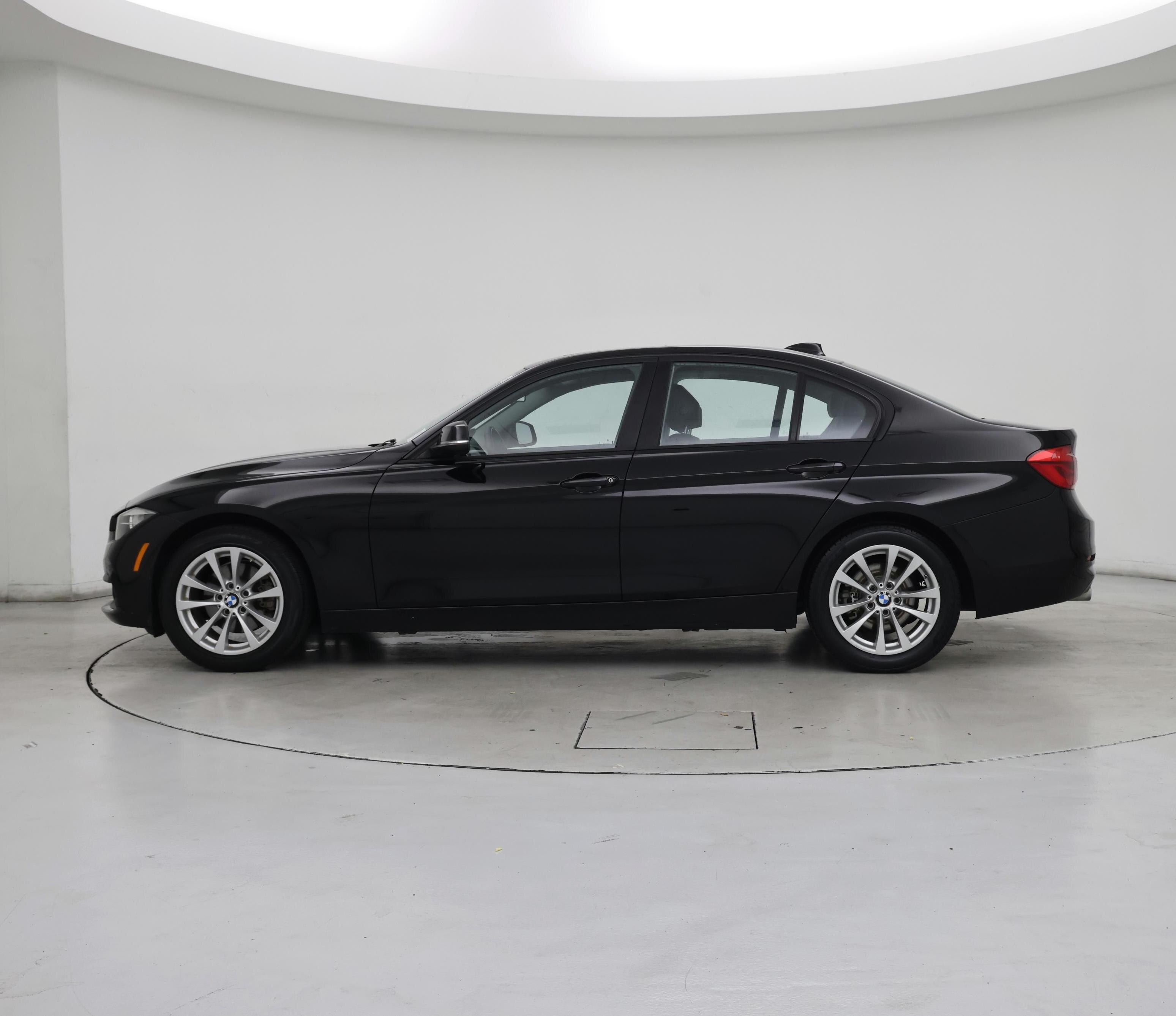 Thumbnail: 2017 BMW 3 Series - 3