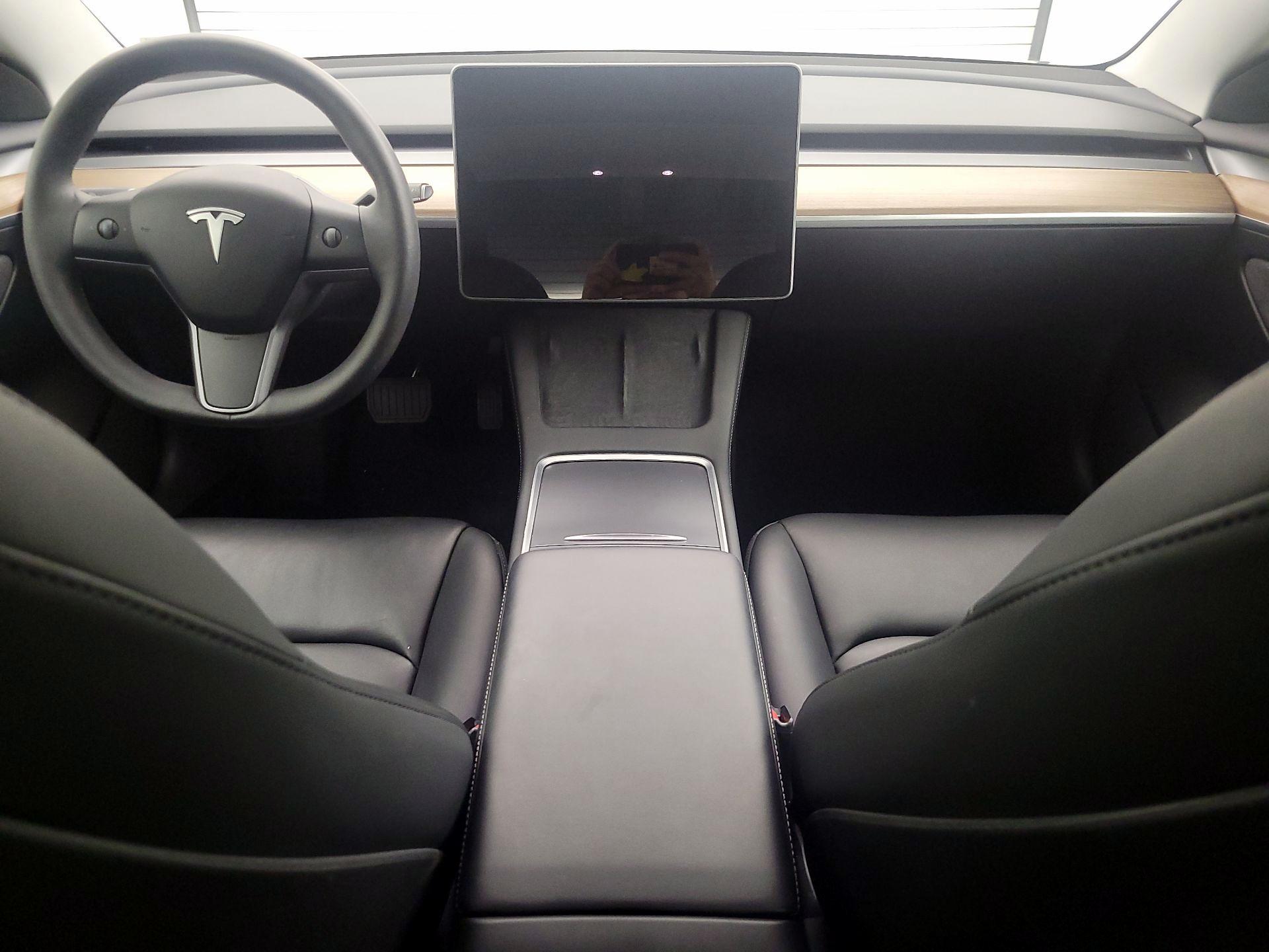 Thumbnail: 2023 Tesla Model 3 - 9