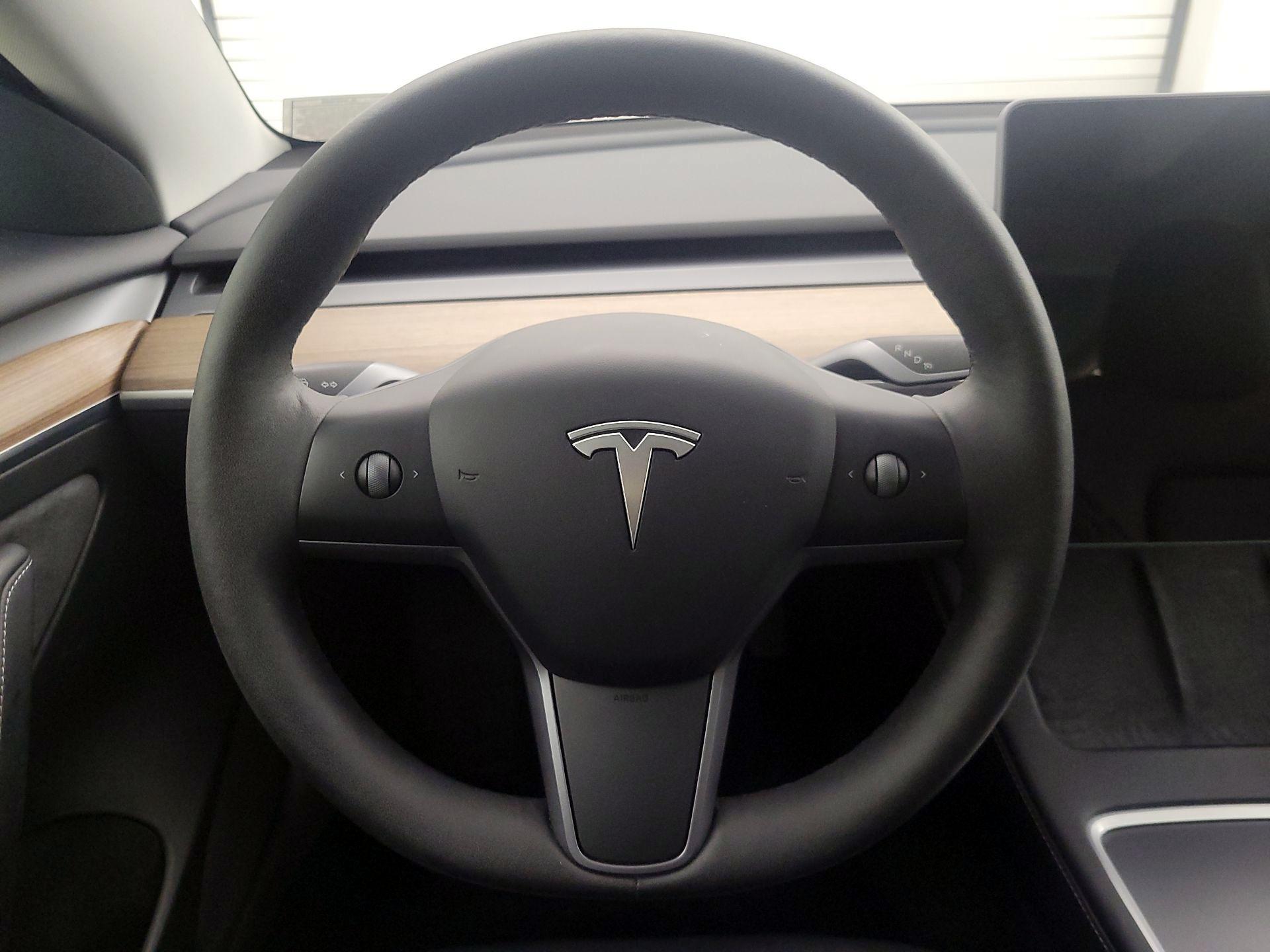 Thumbnail: 2023 Tesla Model 3 - 10