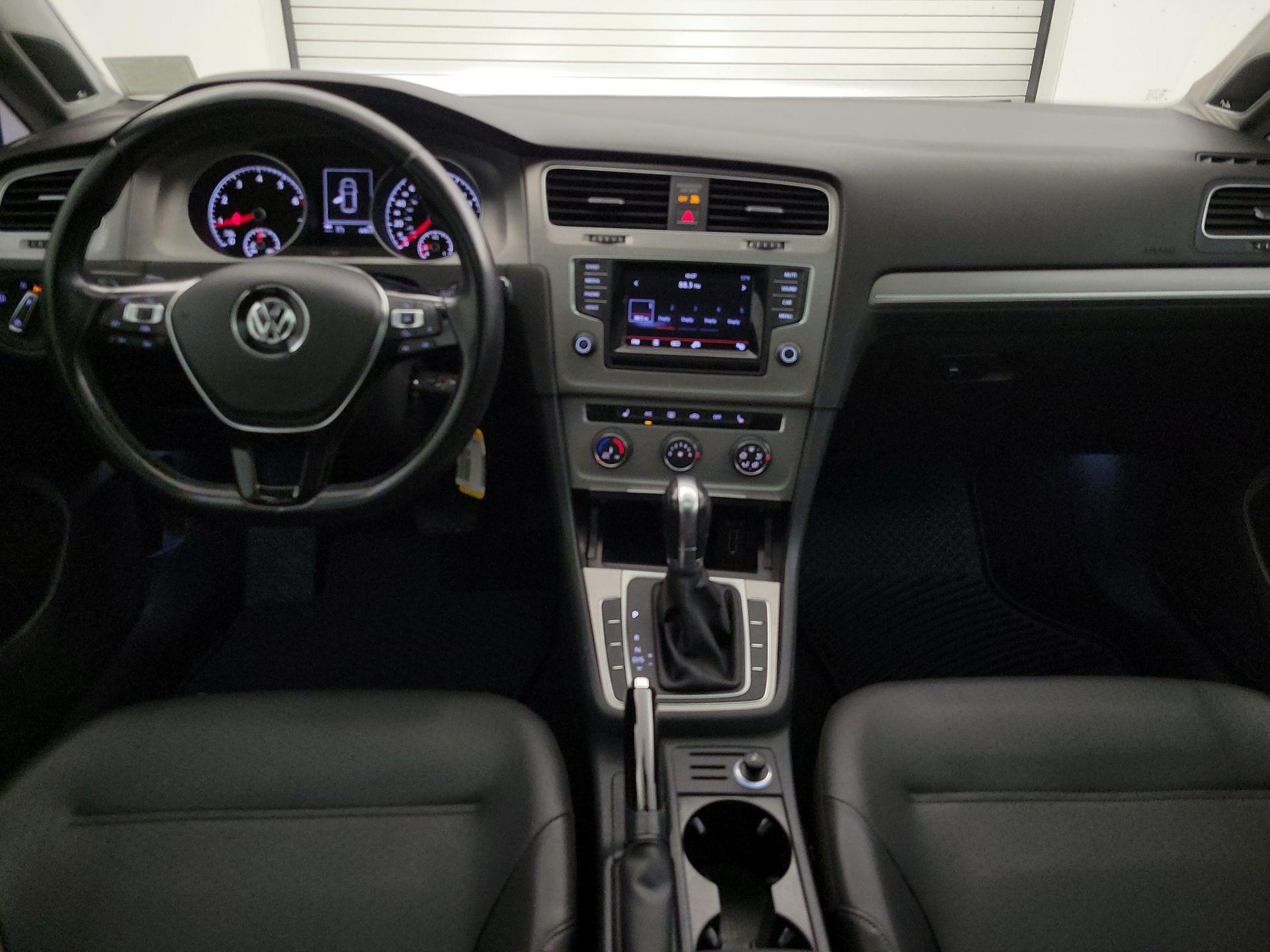 Thumbnail: 2015 Volkswagen Golf - 9