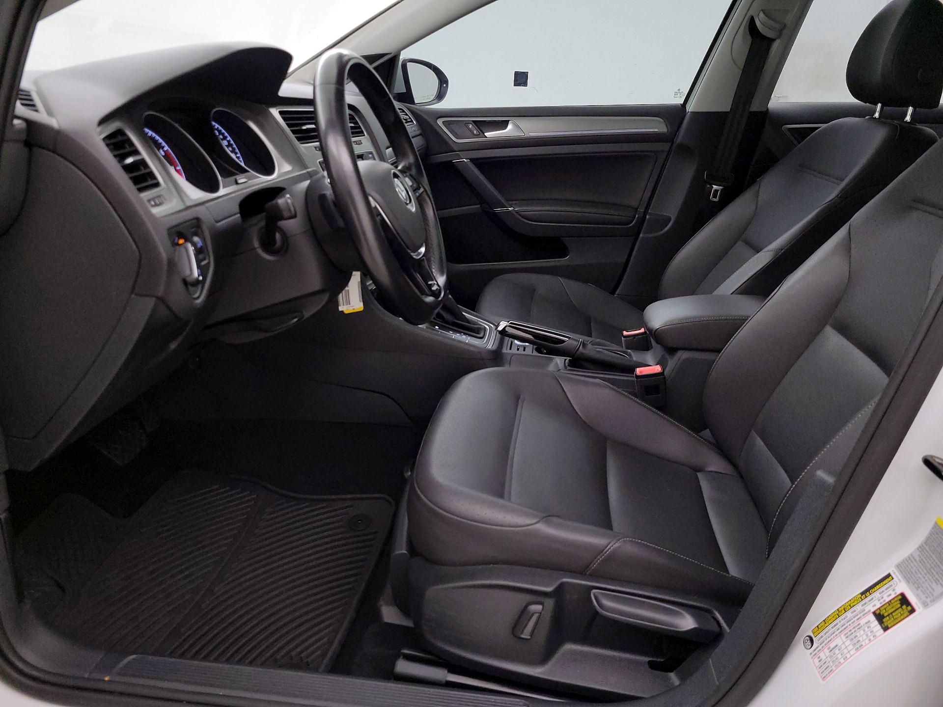 Thumbnail: 2015 Volkswagen Golf - 11