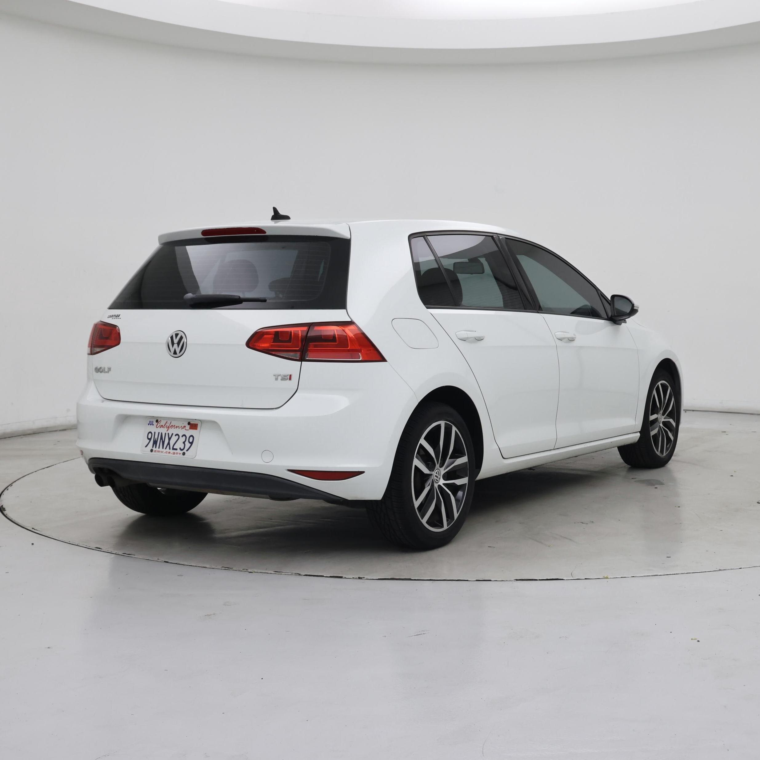 Thumbnail: 2015 Volkswagen Golf - 8