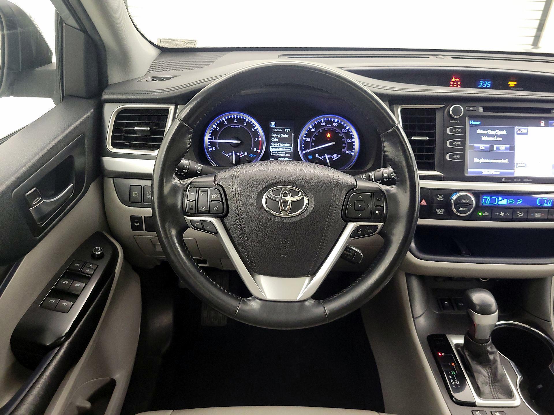Thumbnail: 2019 Toyota Highlander - 10