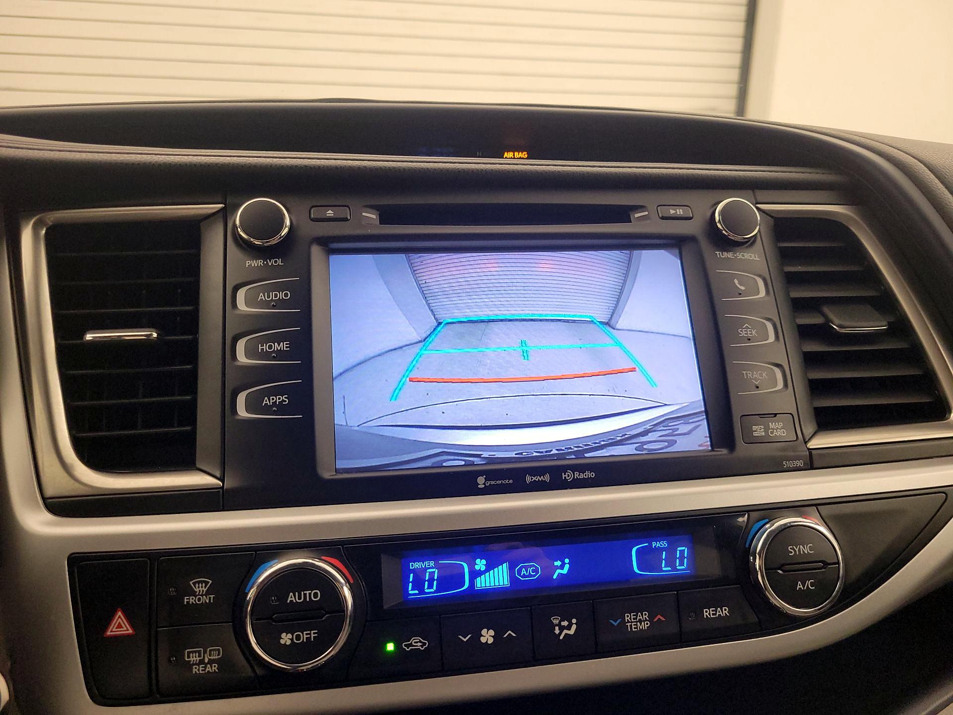Thumbnail: 2019 Toyota Highlander - 15