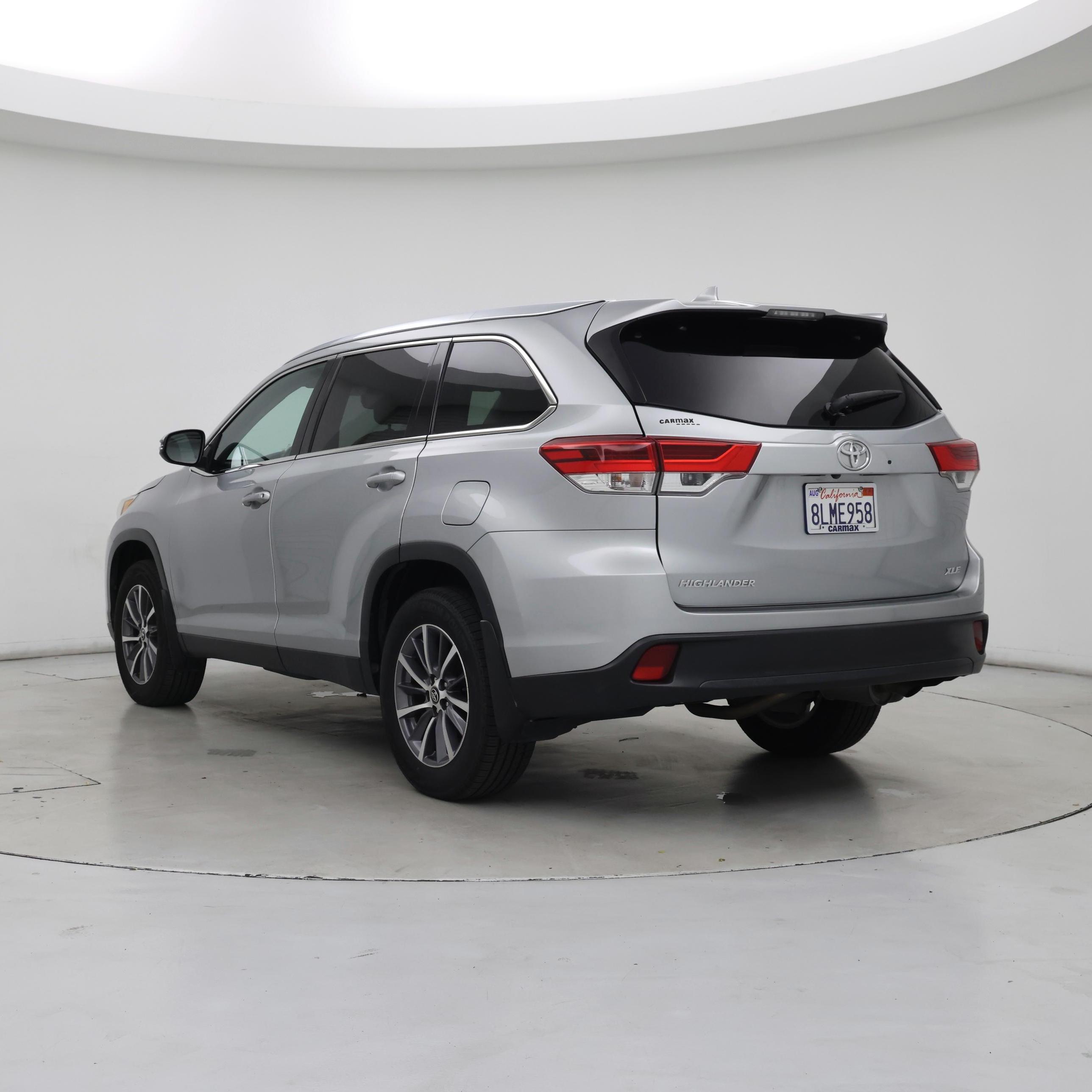 Thumbnail: 2019 Toyota Highlander - 2