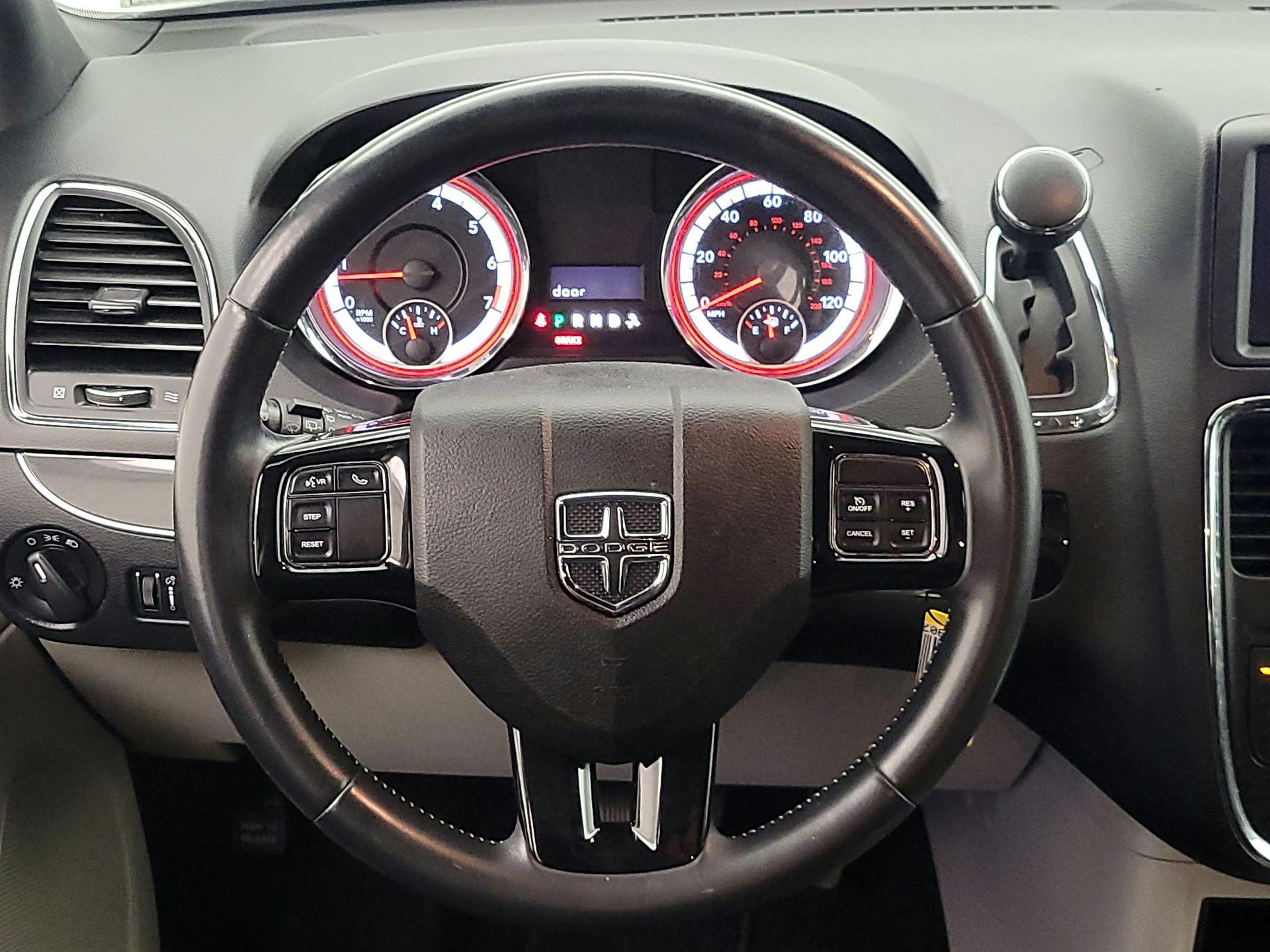 Thumbnail: 2016 Dodge Grand Caravan - 10