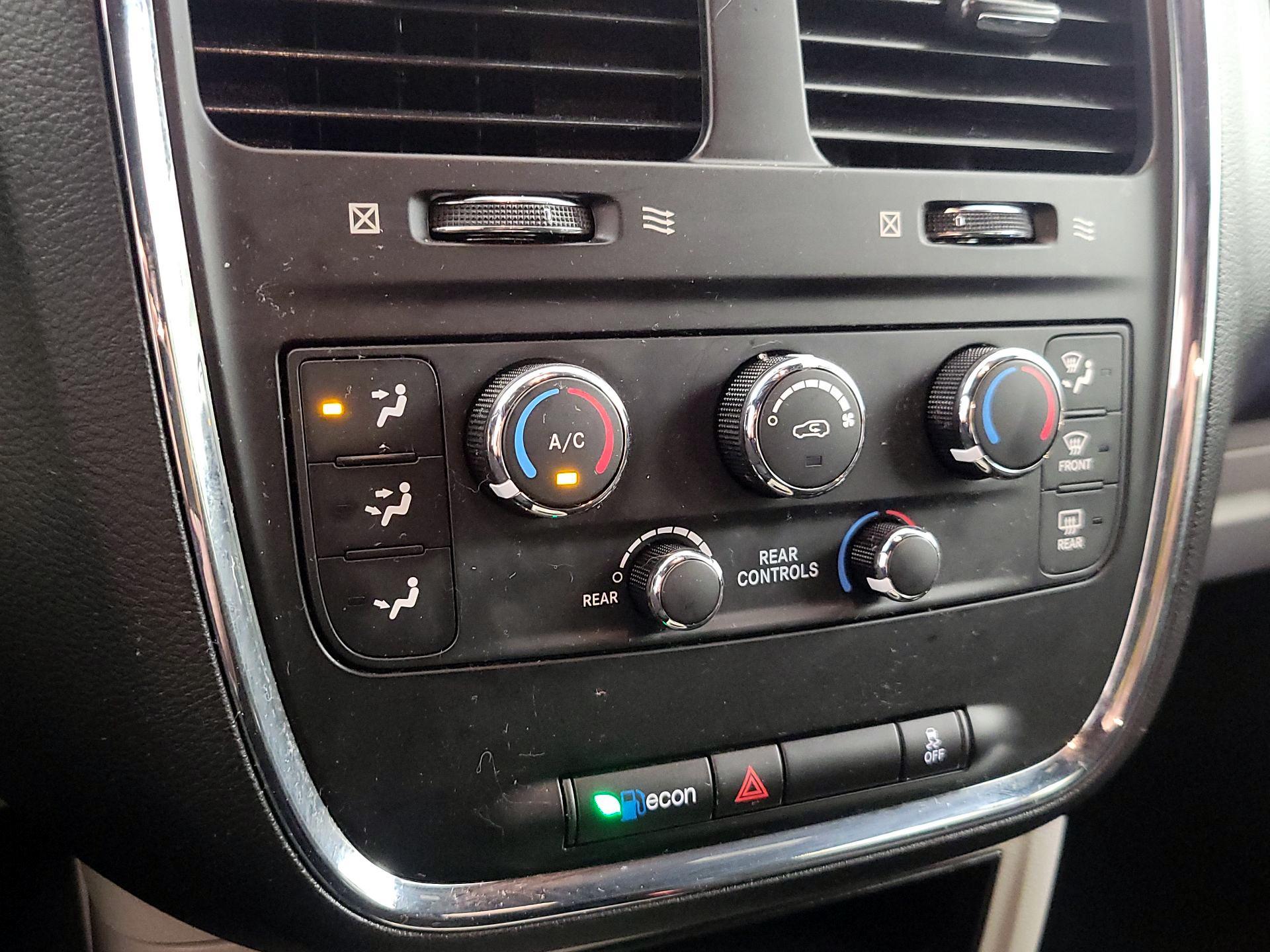 Thumbnail: 2016 Dodge Grand Caravan - 16
