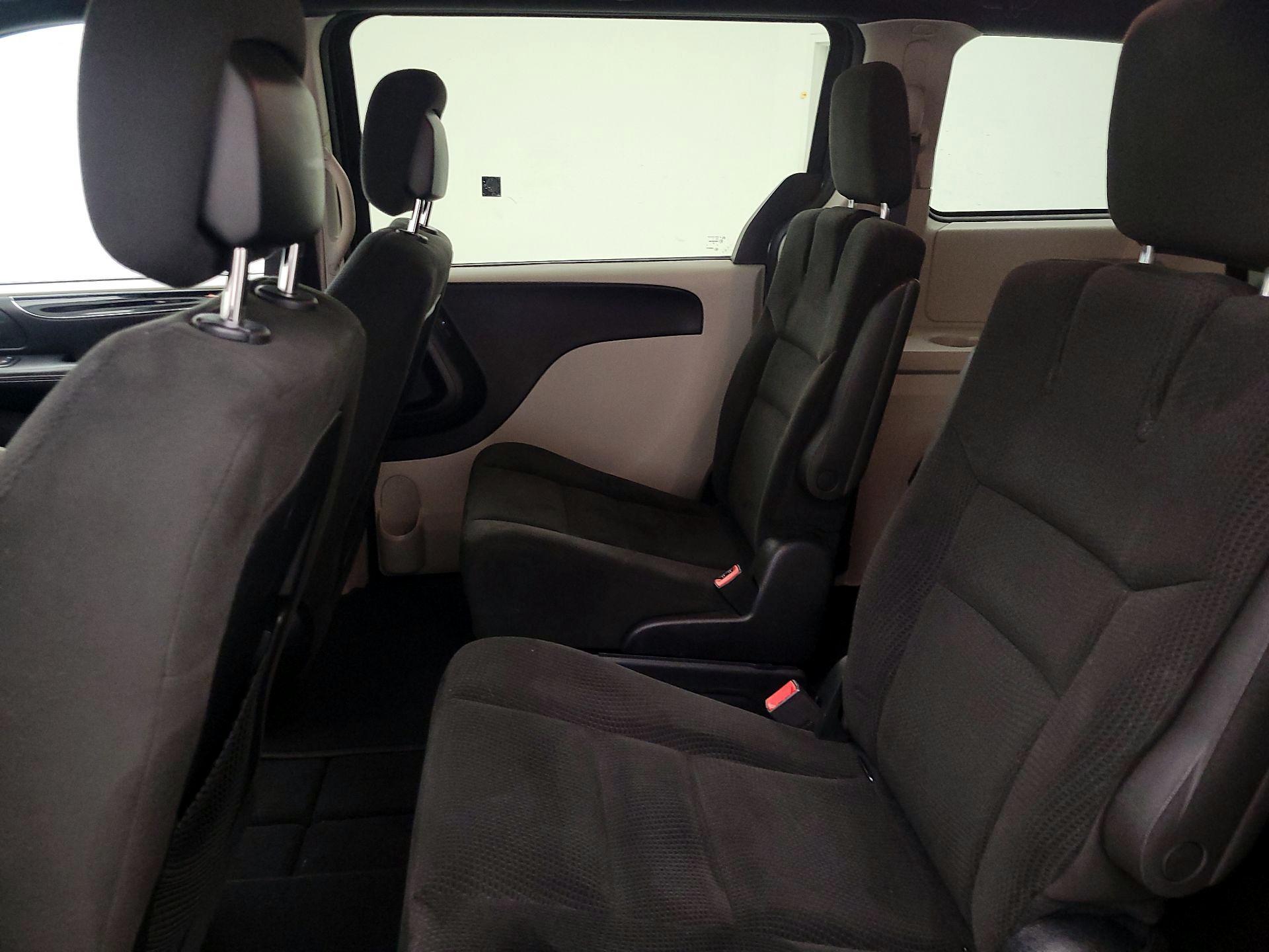 Thumbnail: 2016 Dodge Grand Caravan - 18