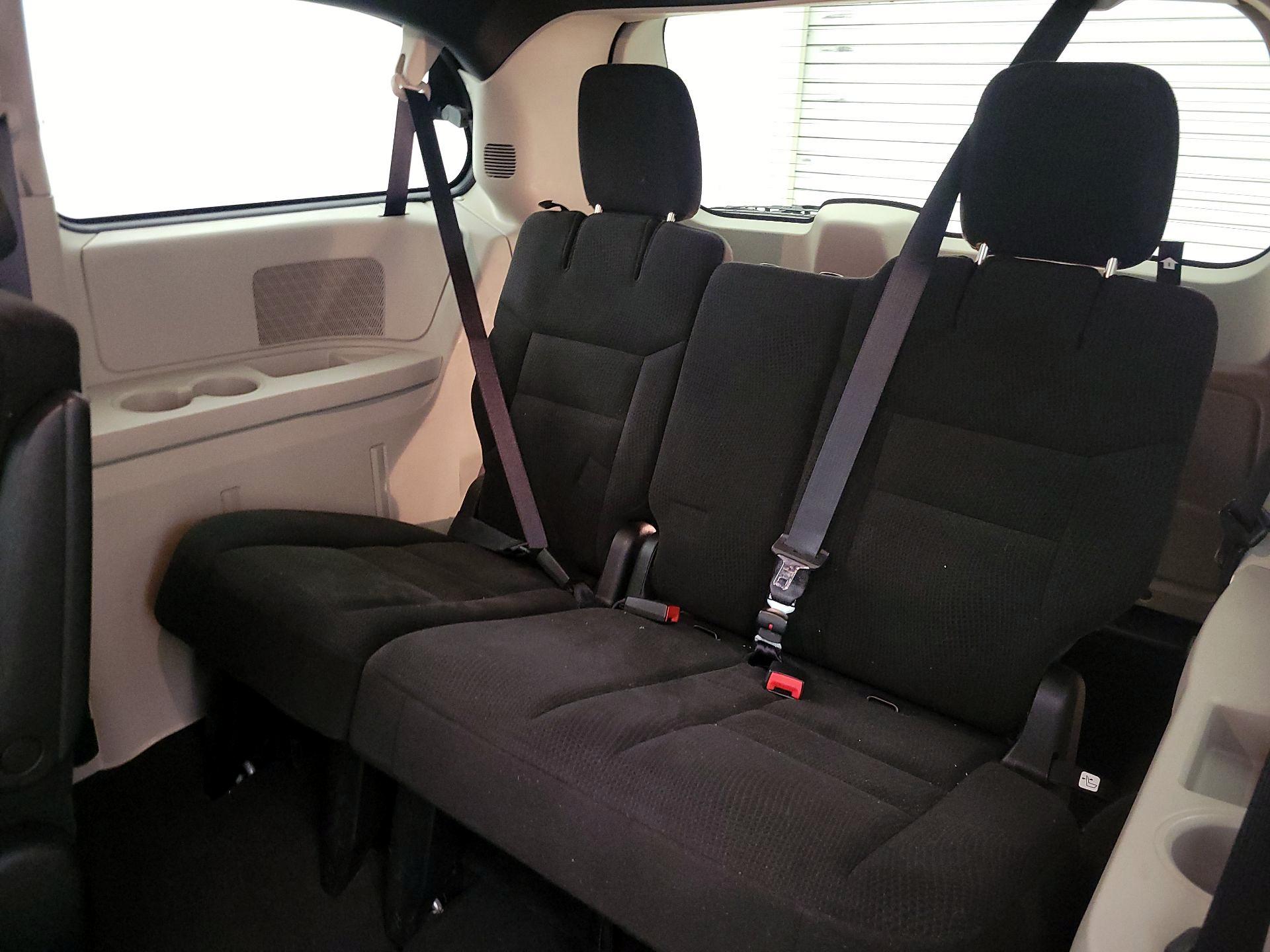 Thumbnail: 2016 Dodge Grand Caravan - 19