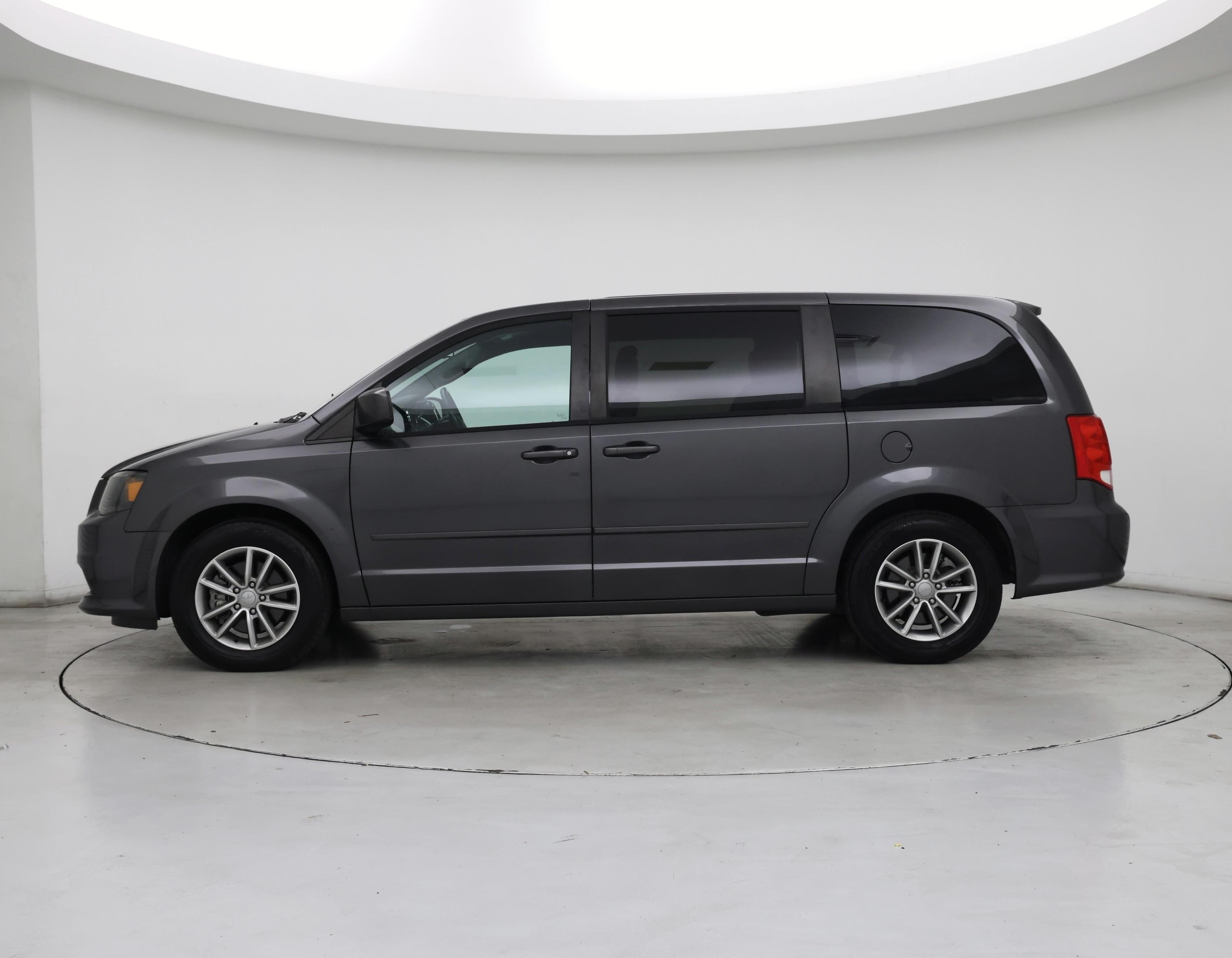 Thumbnail: 2016 Dodge Grand Caravan - 3