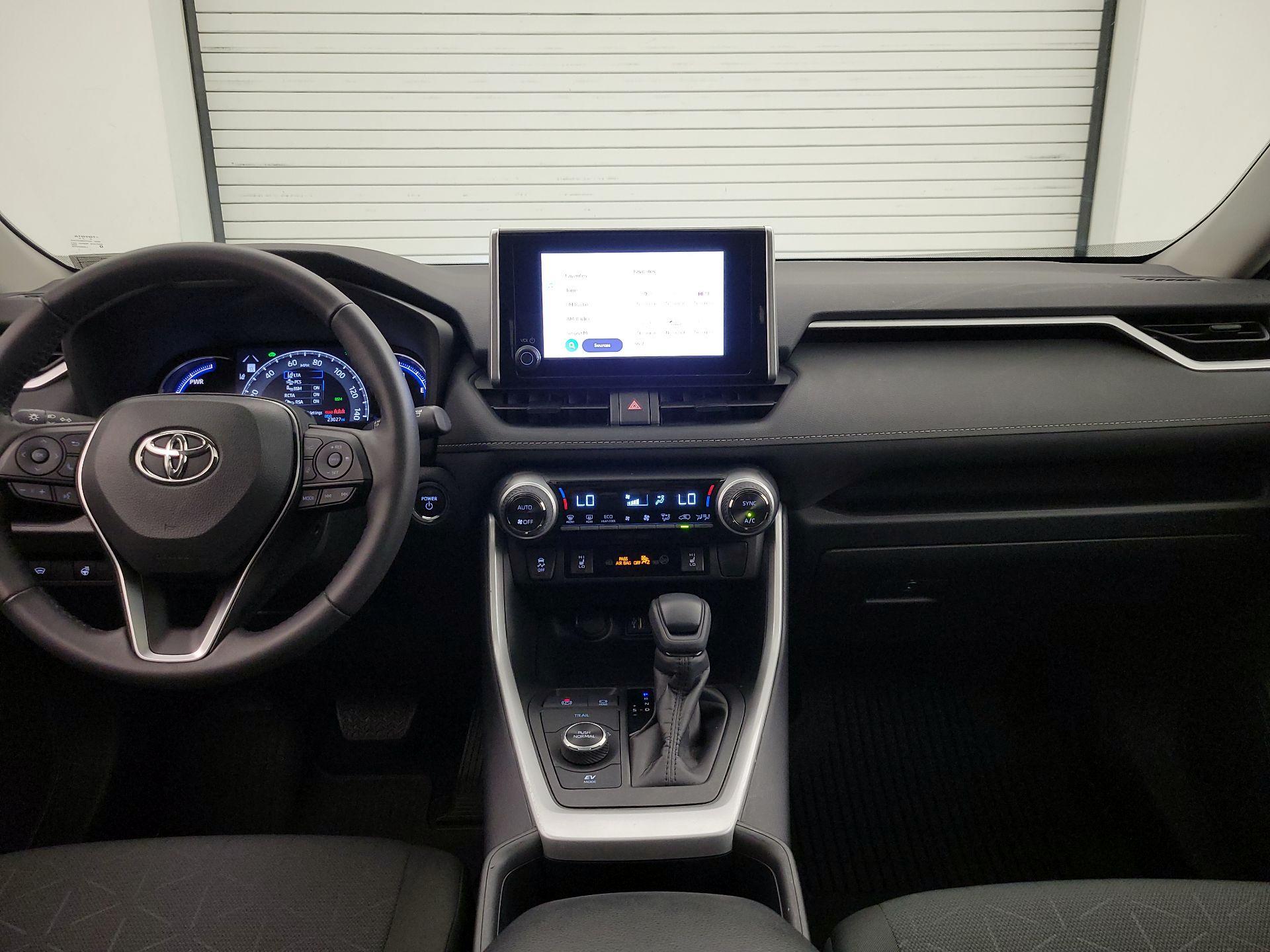 Thumbnail: 2025 Toyota RAV4 - 9