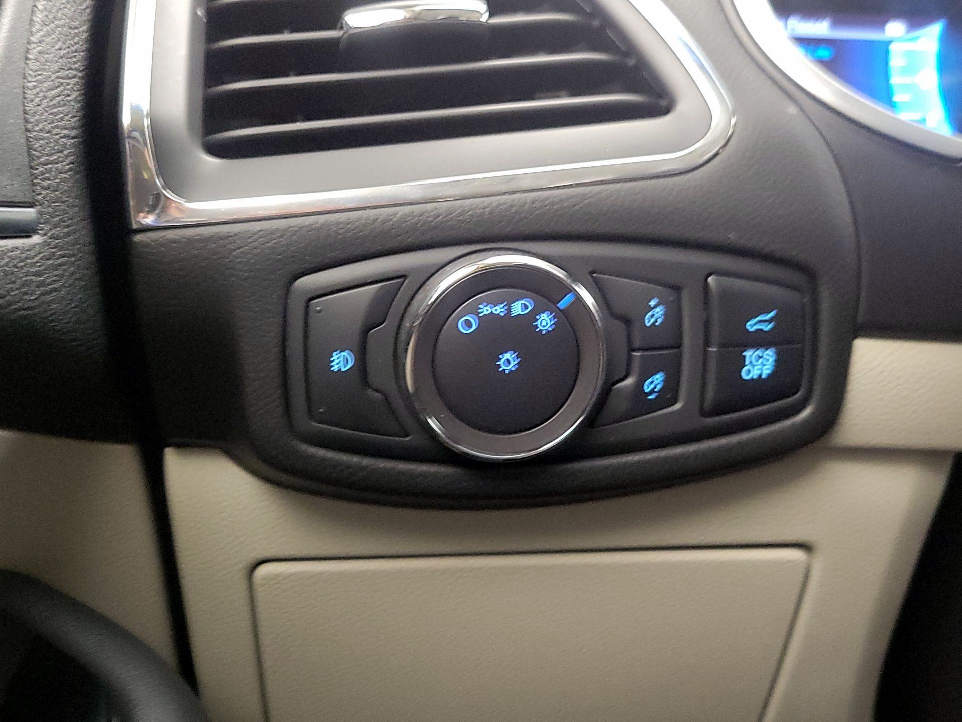 Thumbnail: 2019 Ford Edge - 13