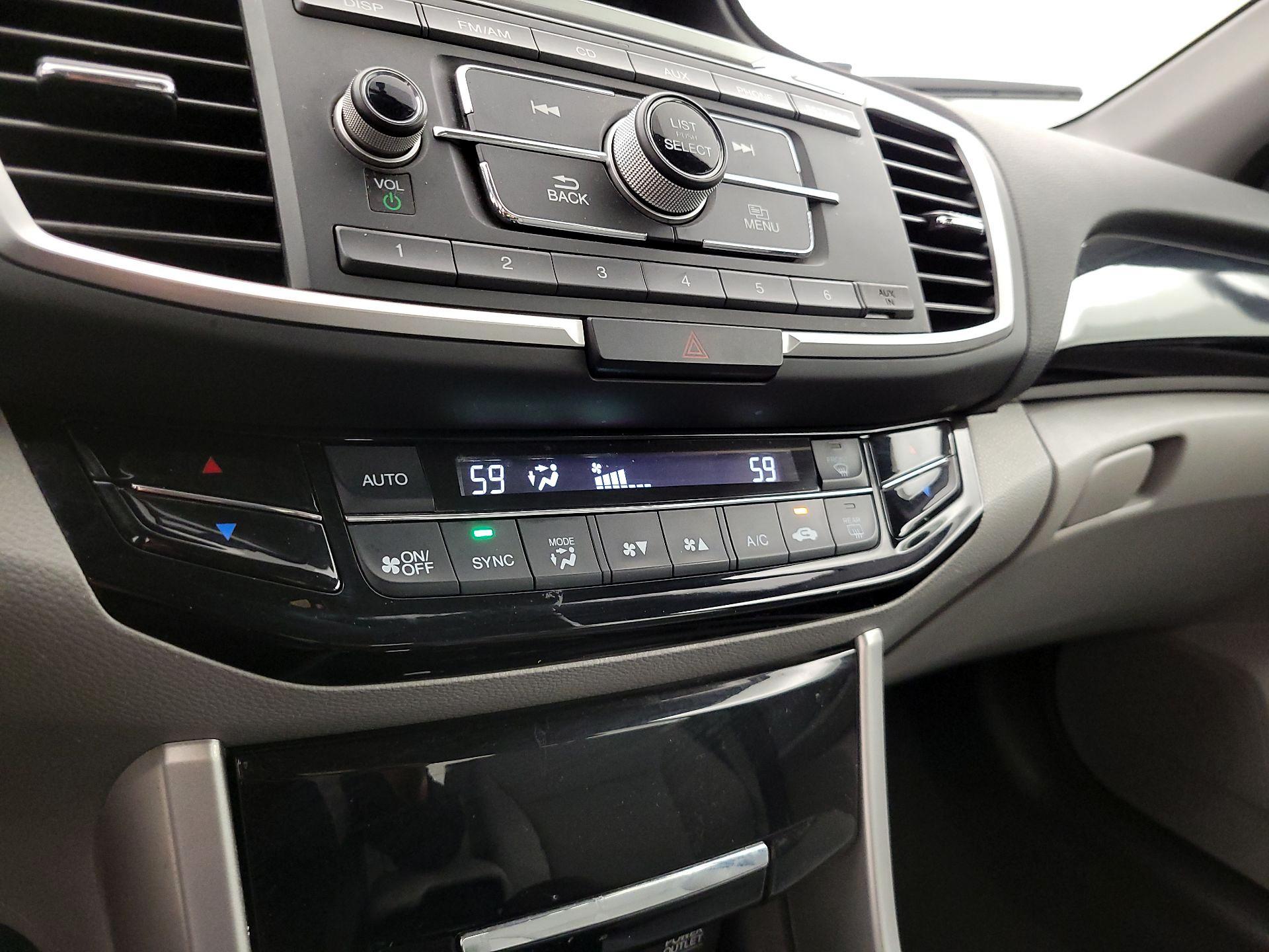 Thumbnail: 2016 Honda Accord - 16