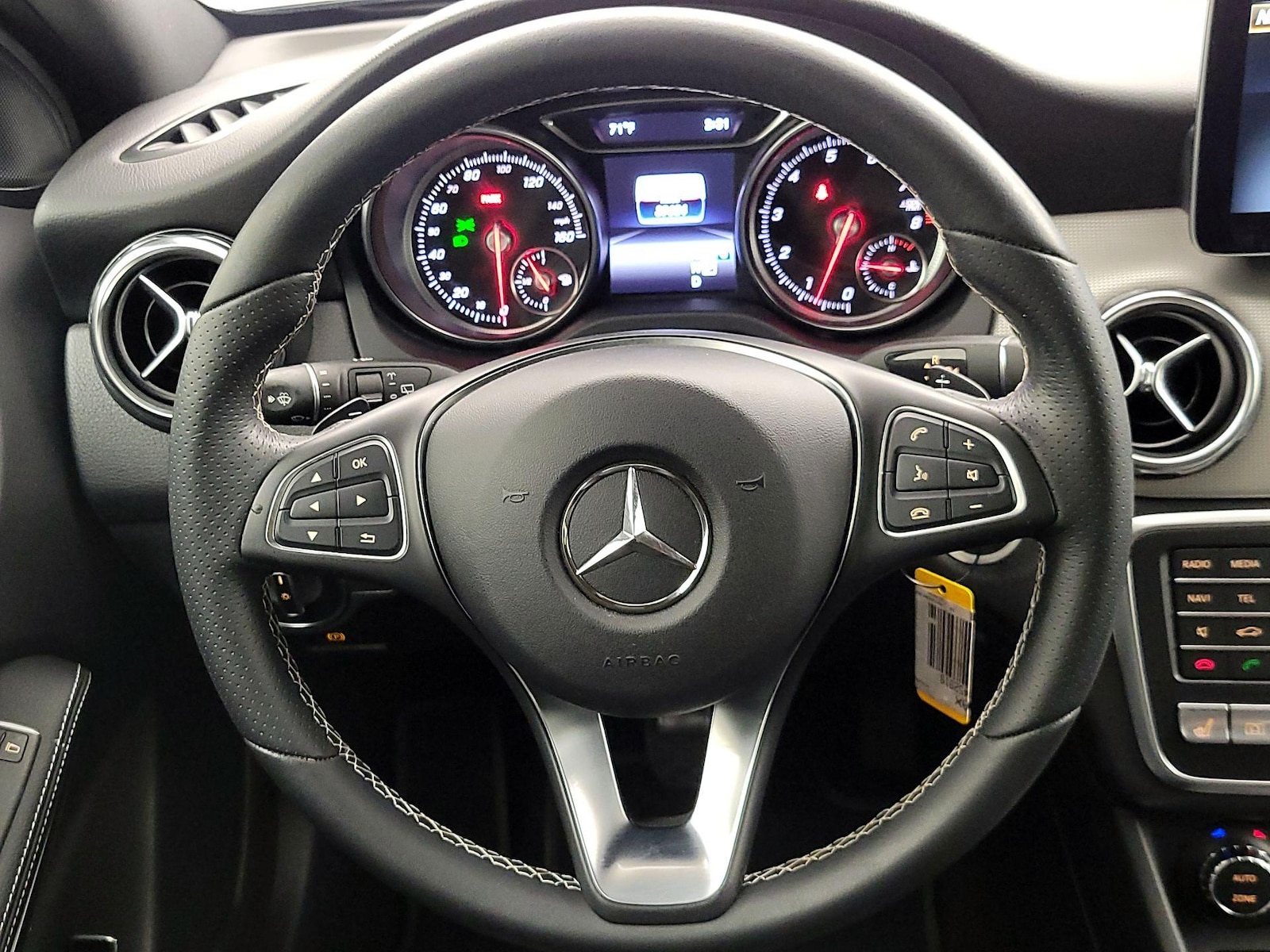 2018 Mercedes-Benz GLA-Class GLA250 - Photo 11
