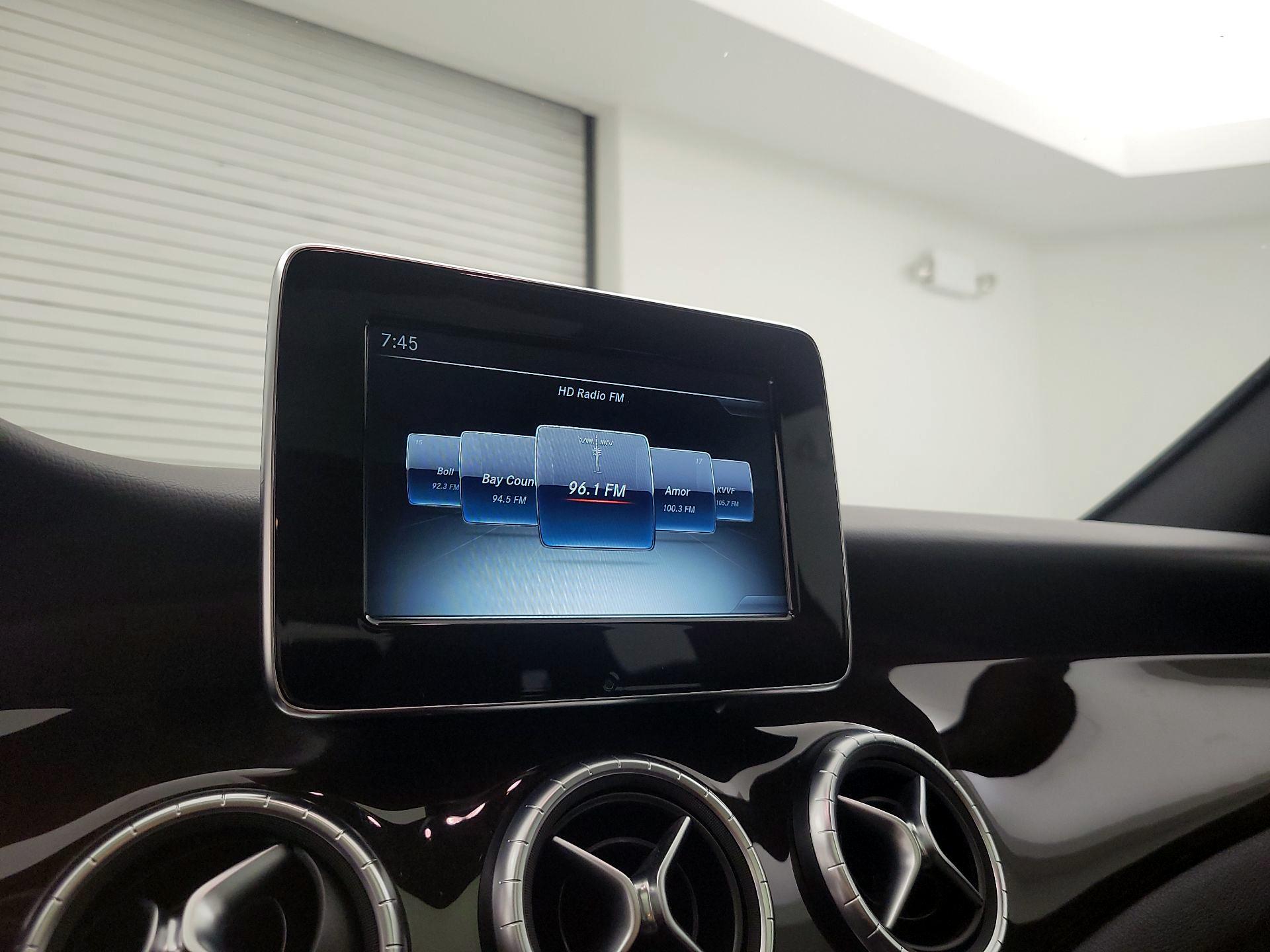Thumbnail: 2015 Mercedes-Benz CLA - 14
