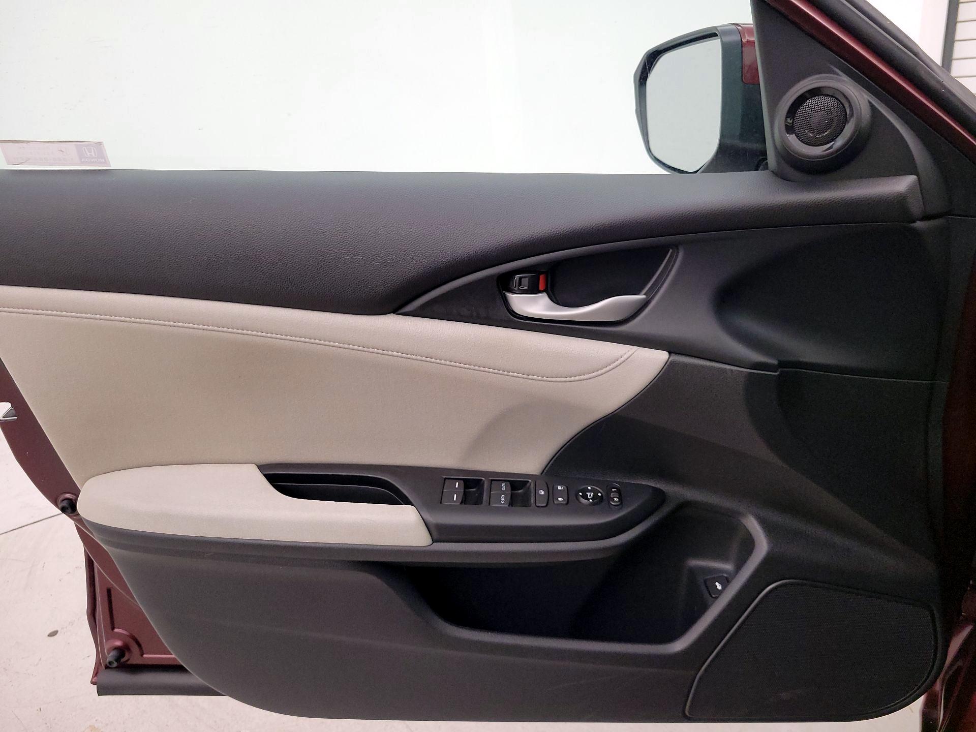 Thumbnail: 2019 Honda Insight - 12