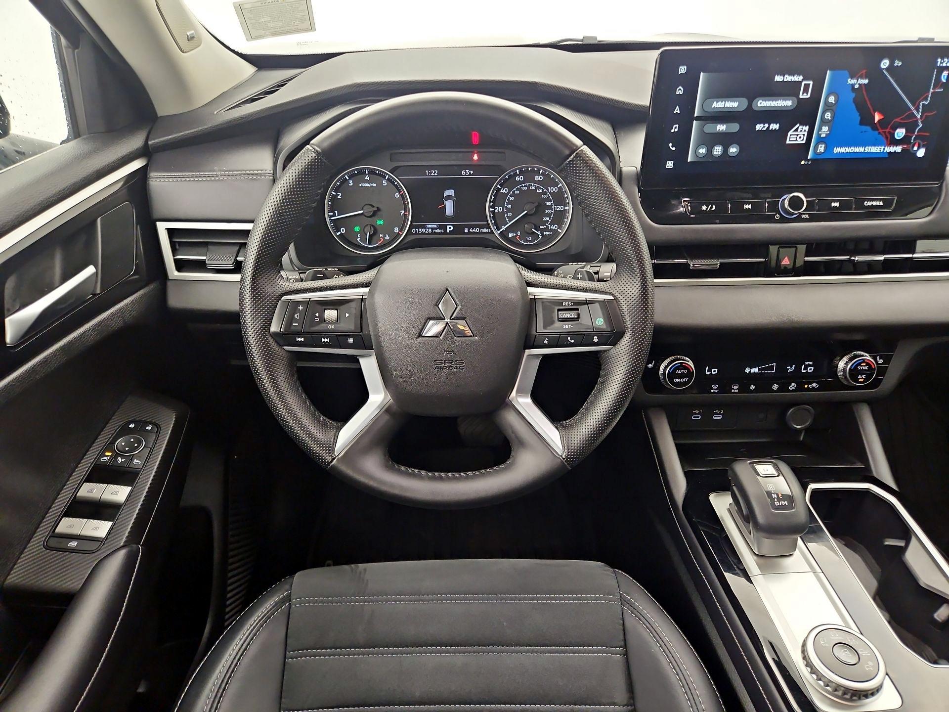 Thumbnail: 2025 Mitsubishi Outlander - 10