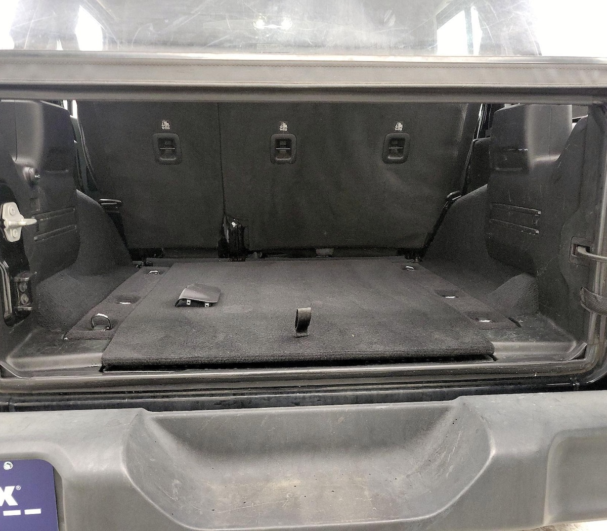 Trunk/Cargo (Seats Up)