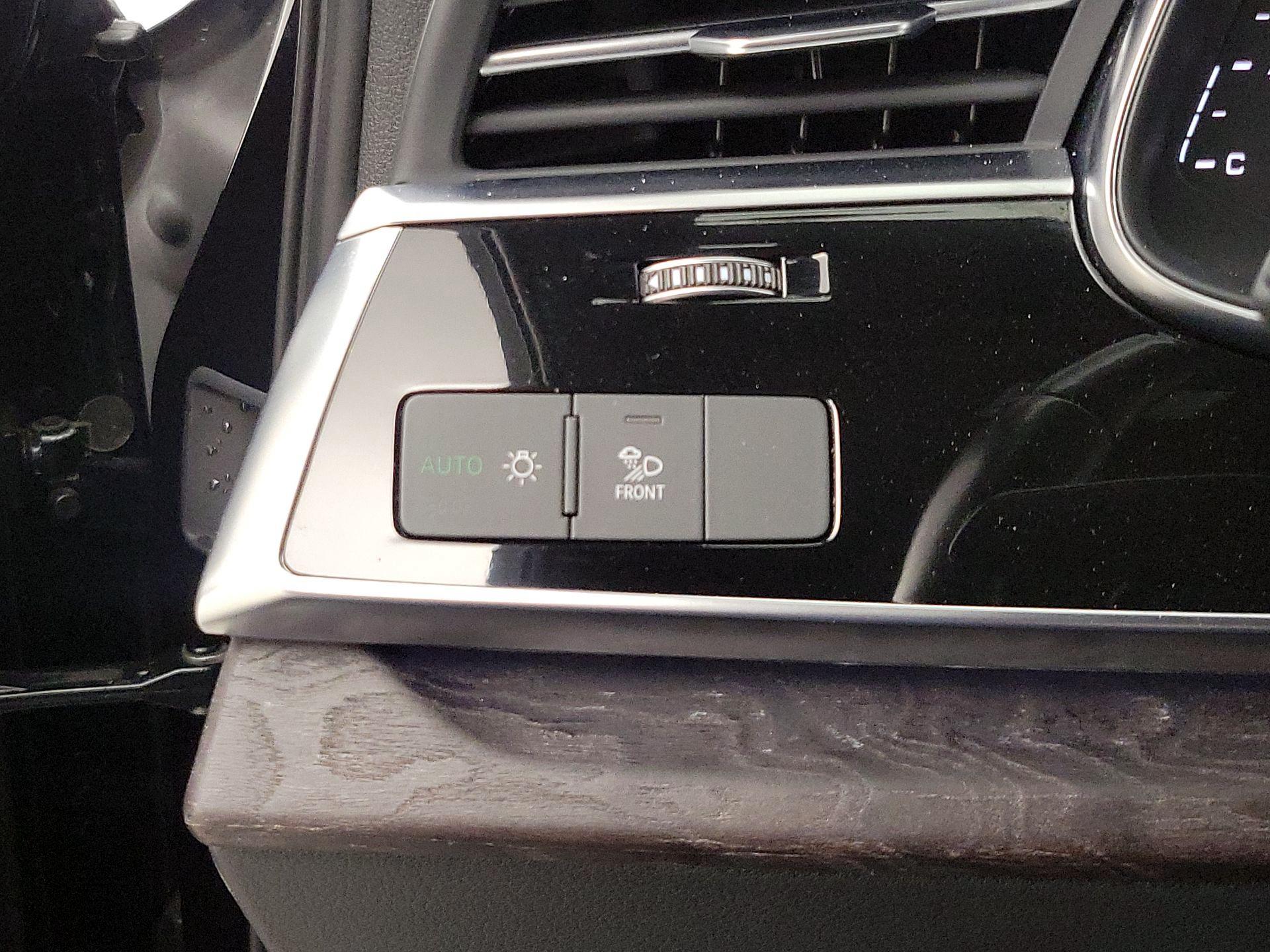 Thumbnail: 2021 Audi Q7 - 13