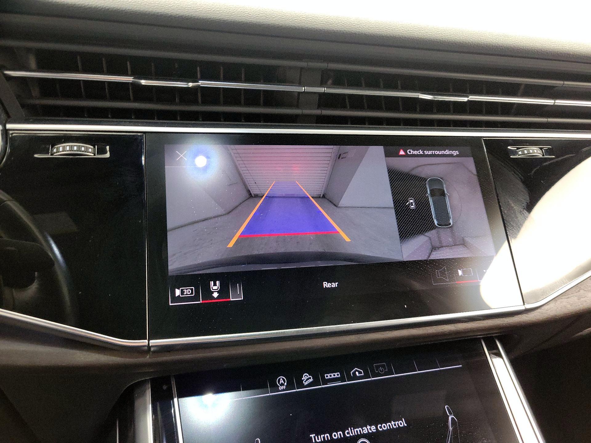 Thumbnail: 2021 Audi Q7 - 15