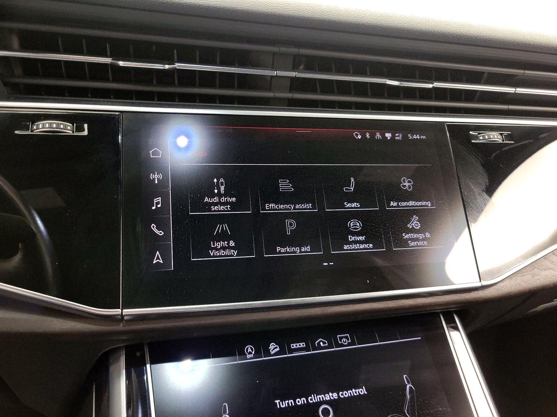 Thumbnail: 2021 Audi Q7 - 16