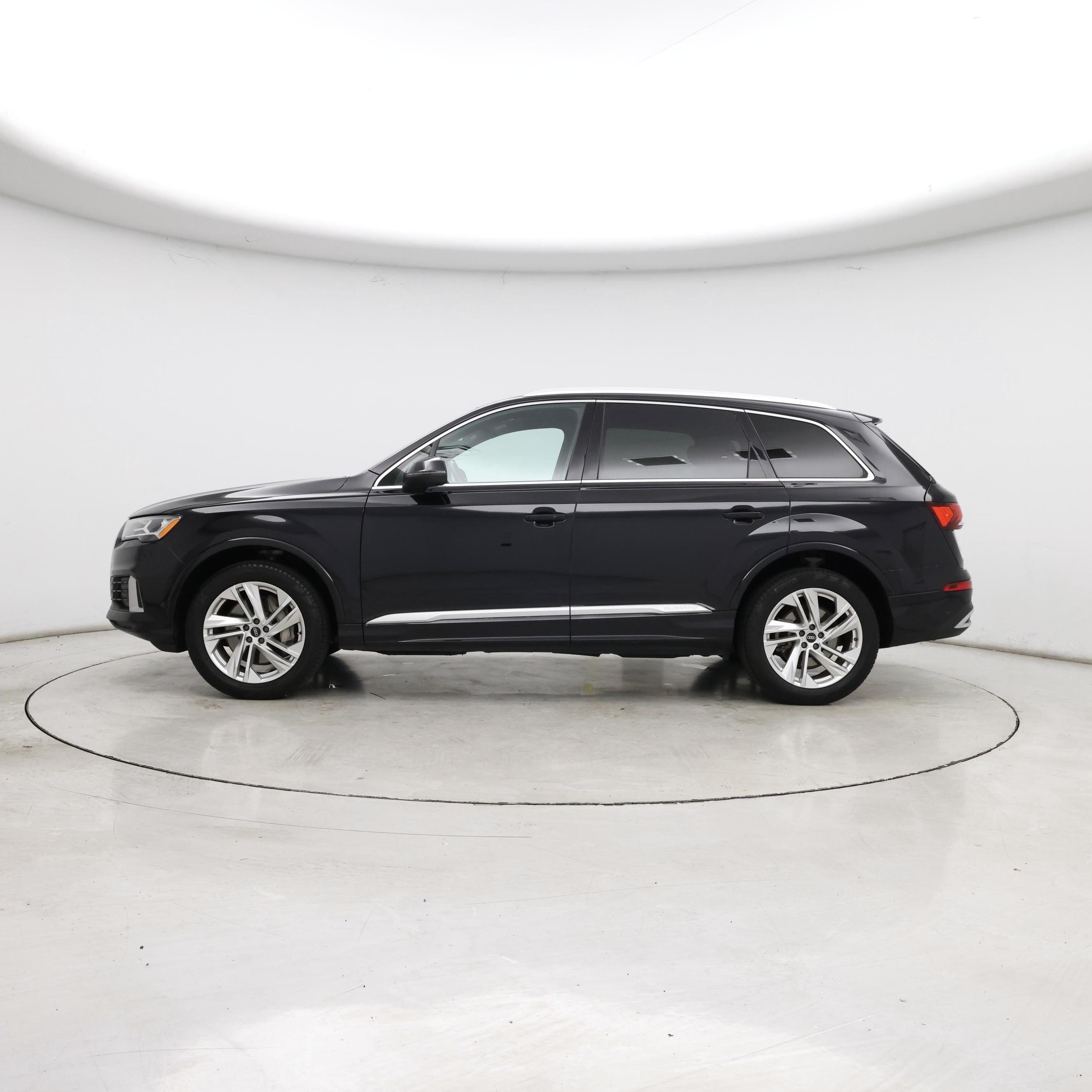 Thumbnail: 2021 Audi Q7 - 3