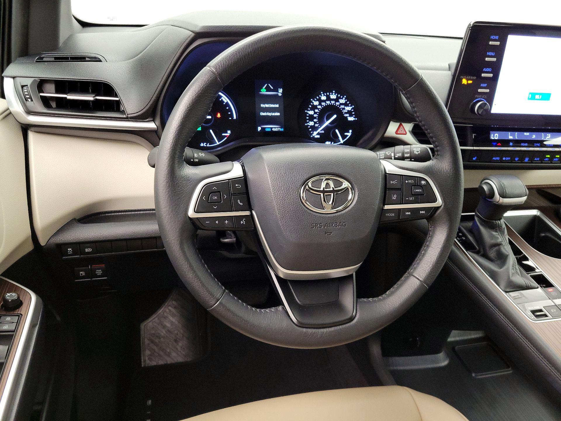 Thumbnail: 2021 Toyota Sienna - 10