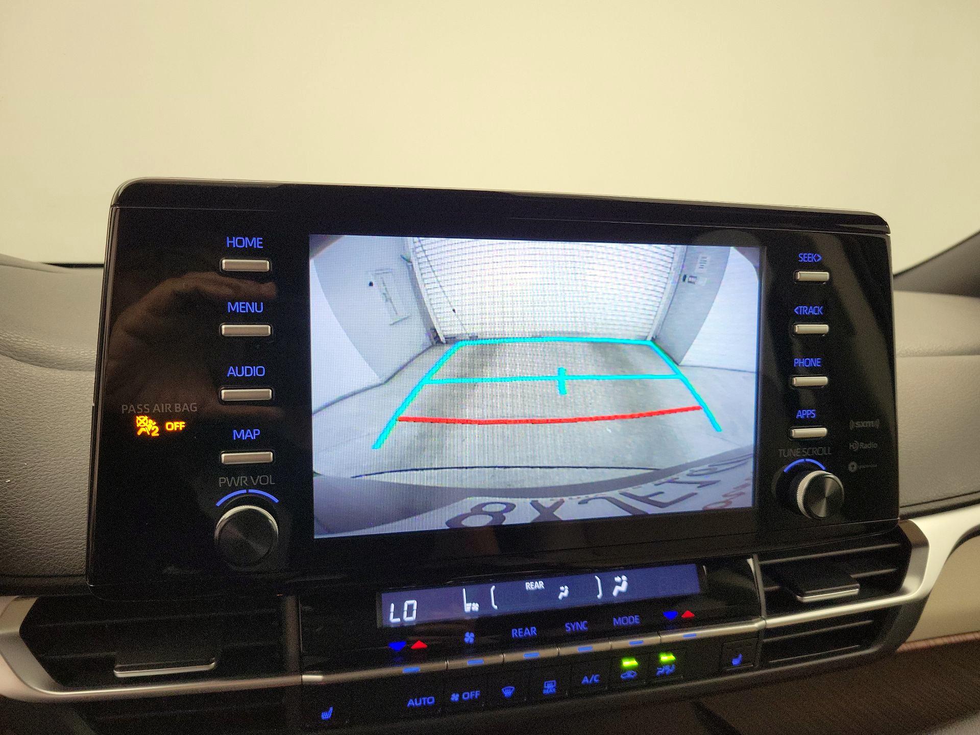 Thumbnail: 2021 Toyota Sienna - 14