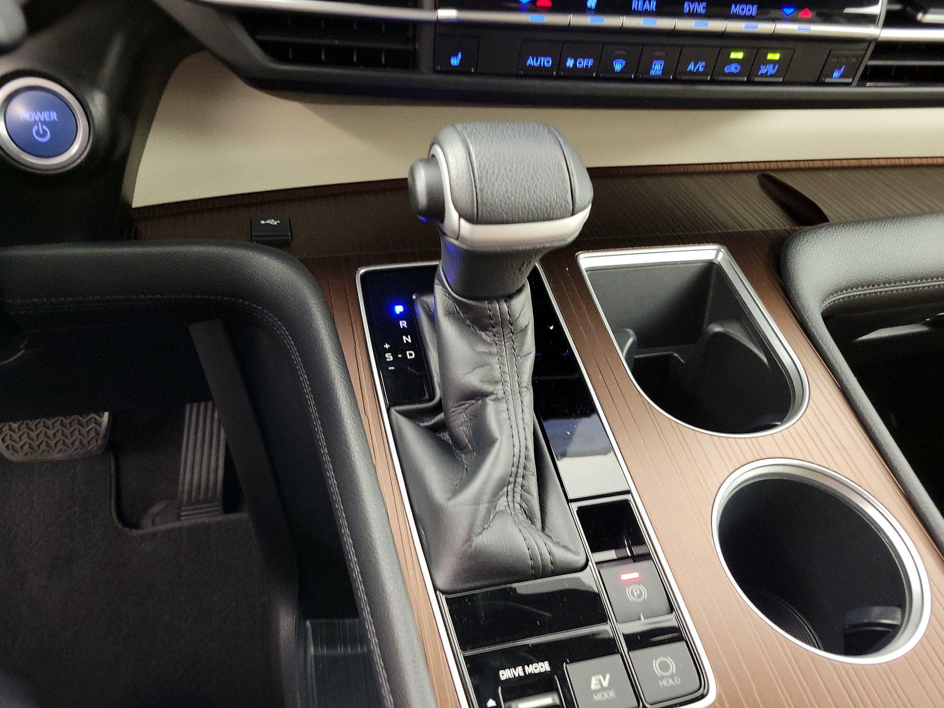 Thumbnail: 2021 Toyota Sienna - 17