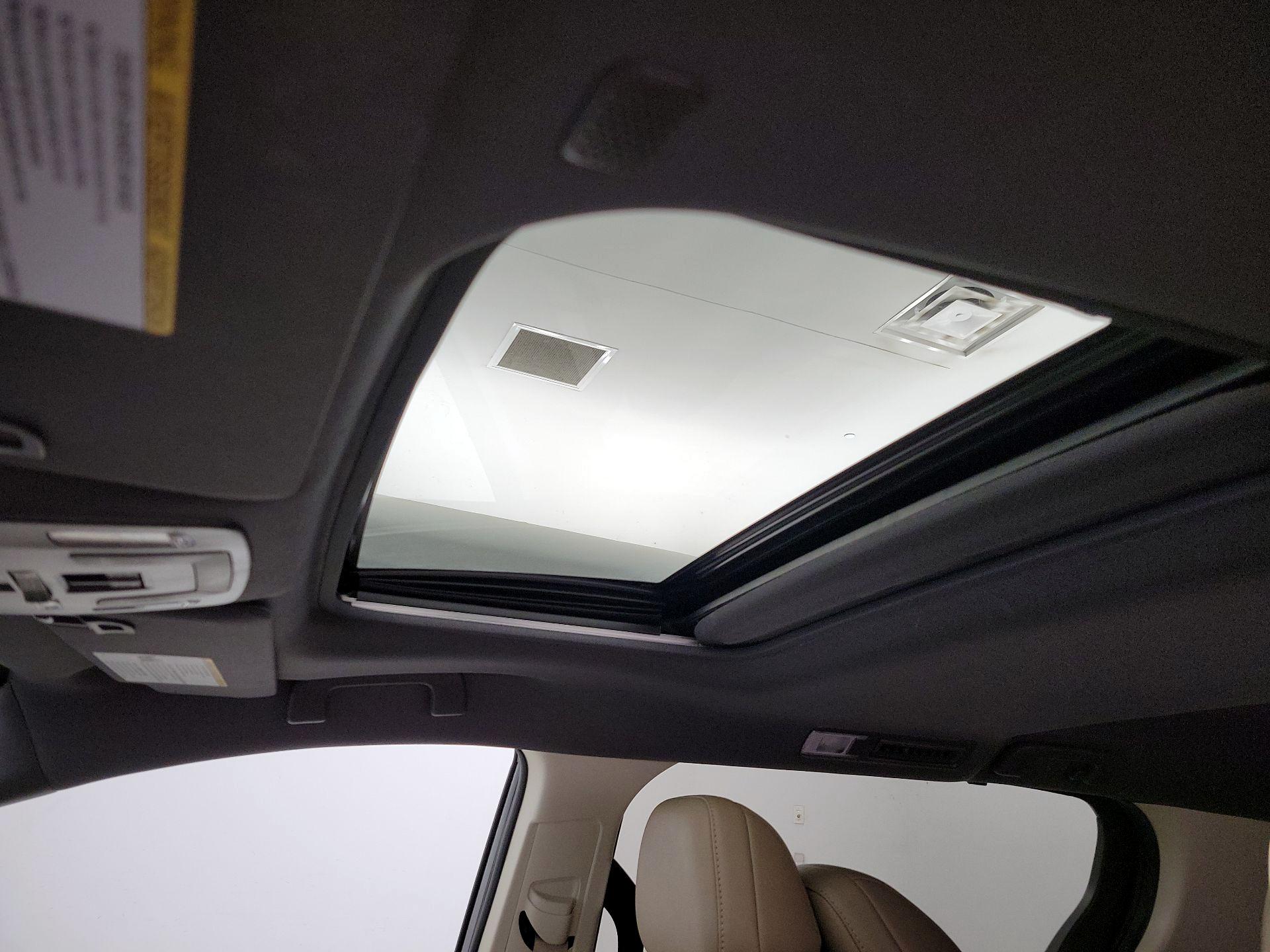 Thumbnail: 2021 Toyota Sienna - 19