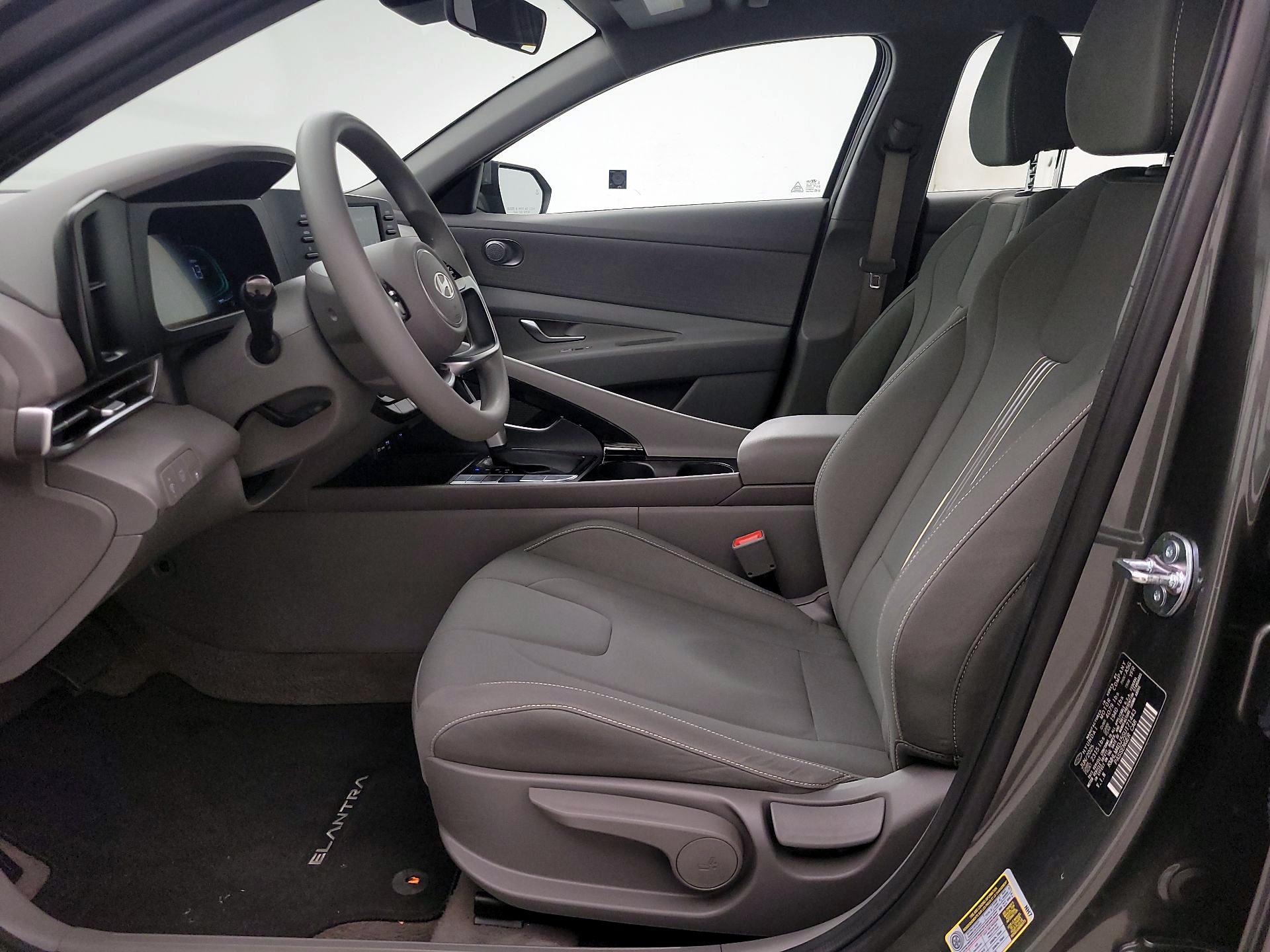 Thumbnail: 2025 Hyundai Elantra - 11