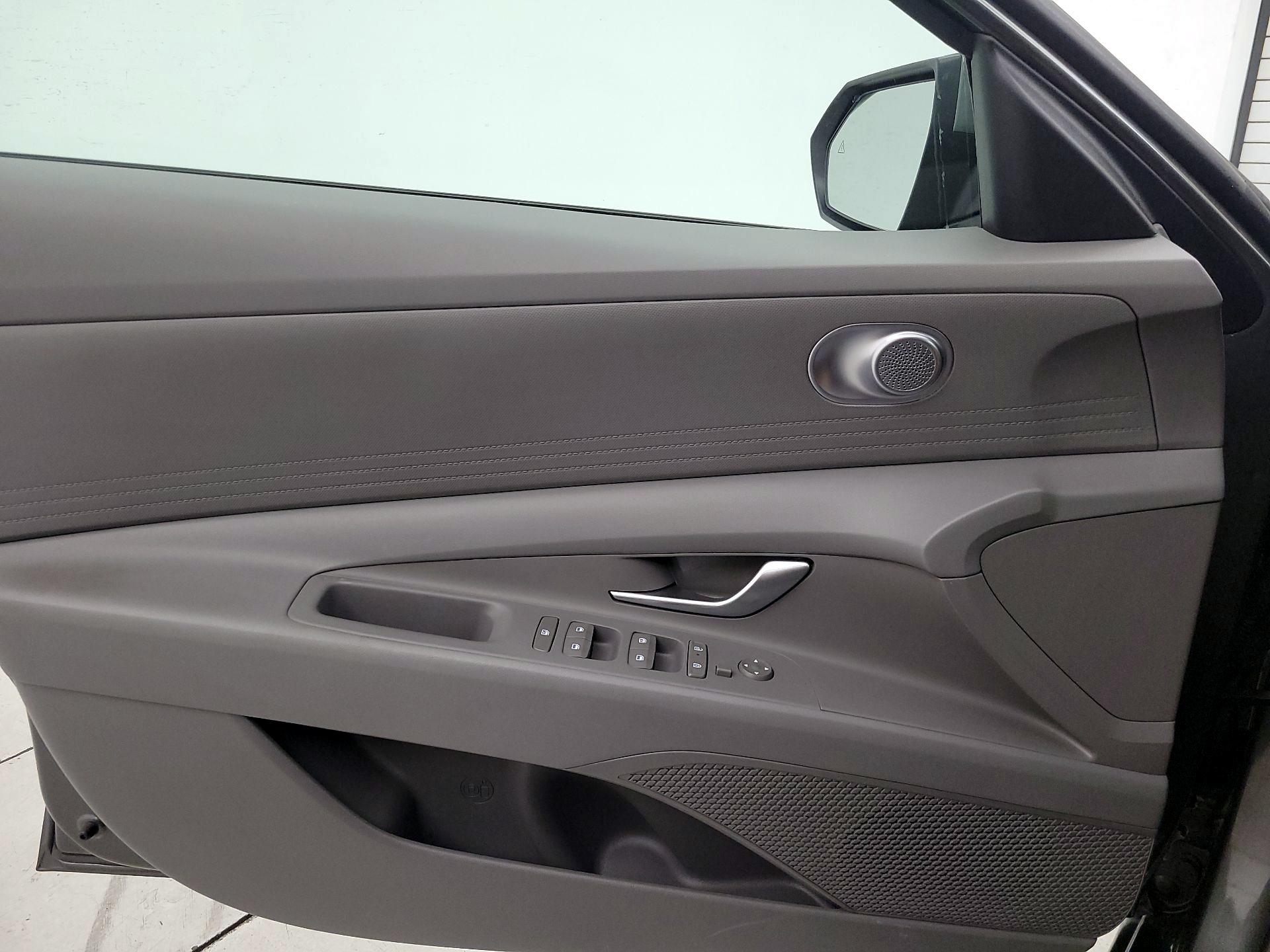Thumbnail: 2025 Hyundai Elantra - 12