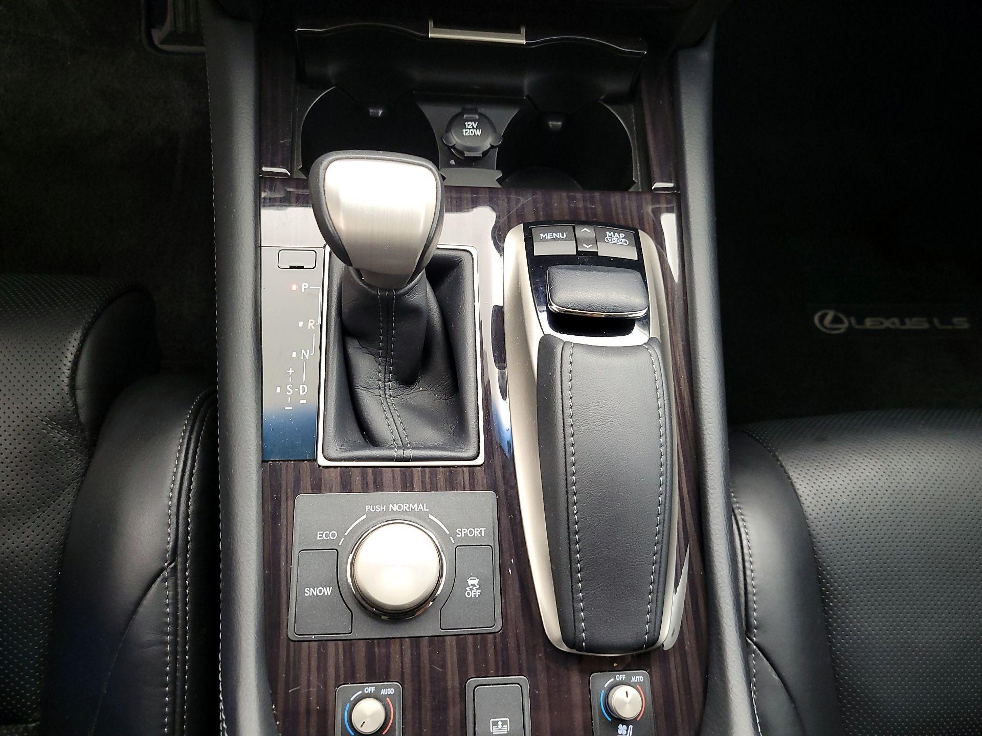 Thumbnail: 2014 Lexus LS - 18