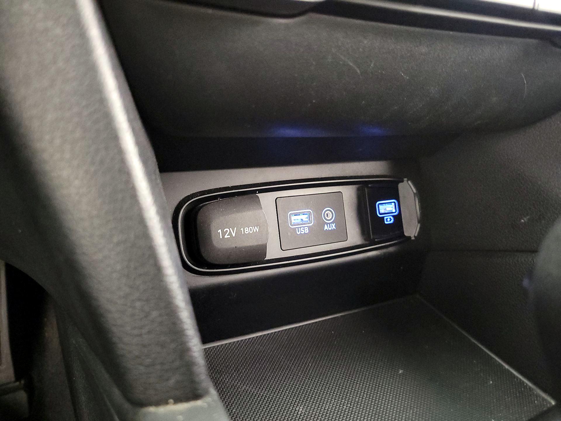 Thumbnail: 2019 Hyundai Santa Fe - 18