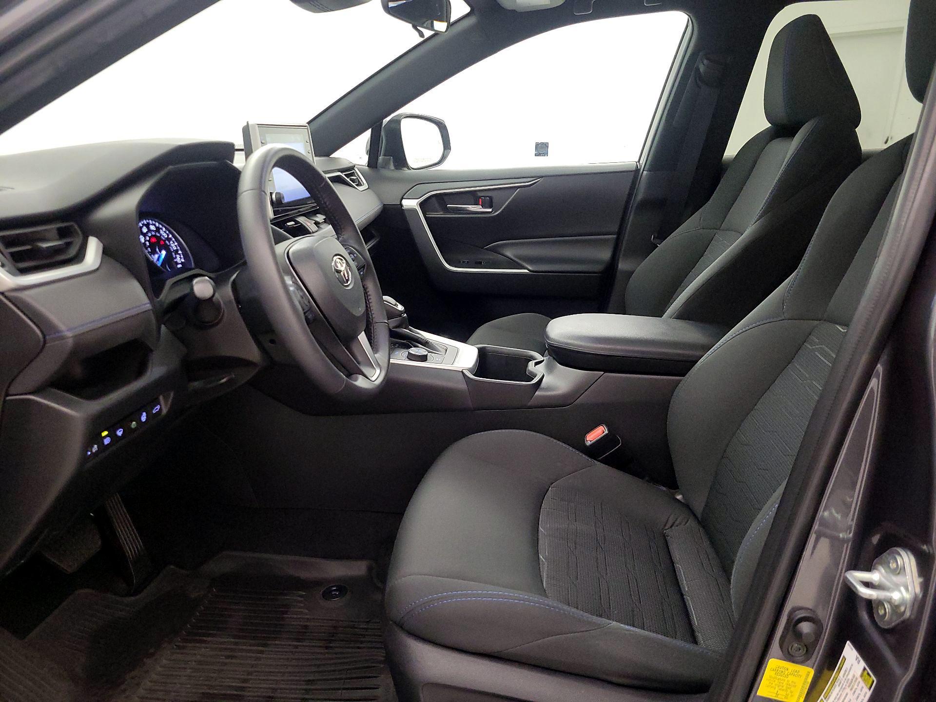 Thumbnail: 2022 Toyota RAV4 - 11