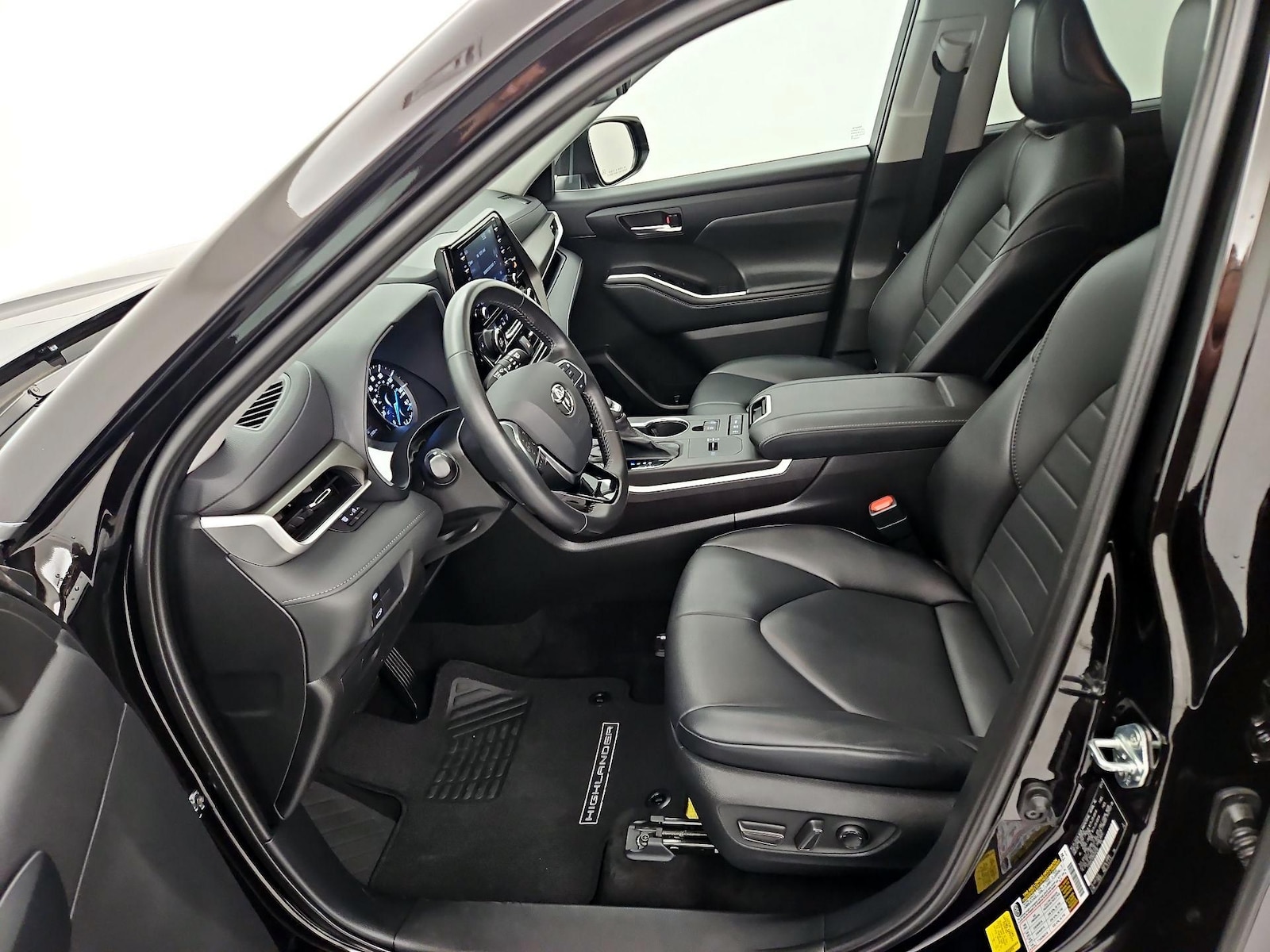 2021 Toyota Highlander XLE - Photo 12