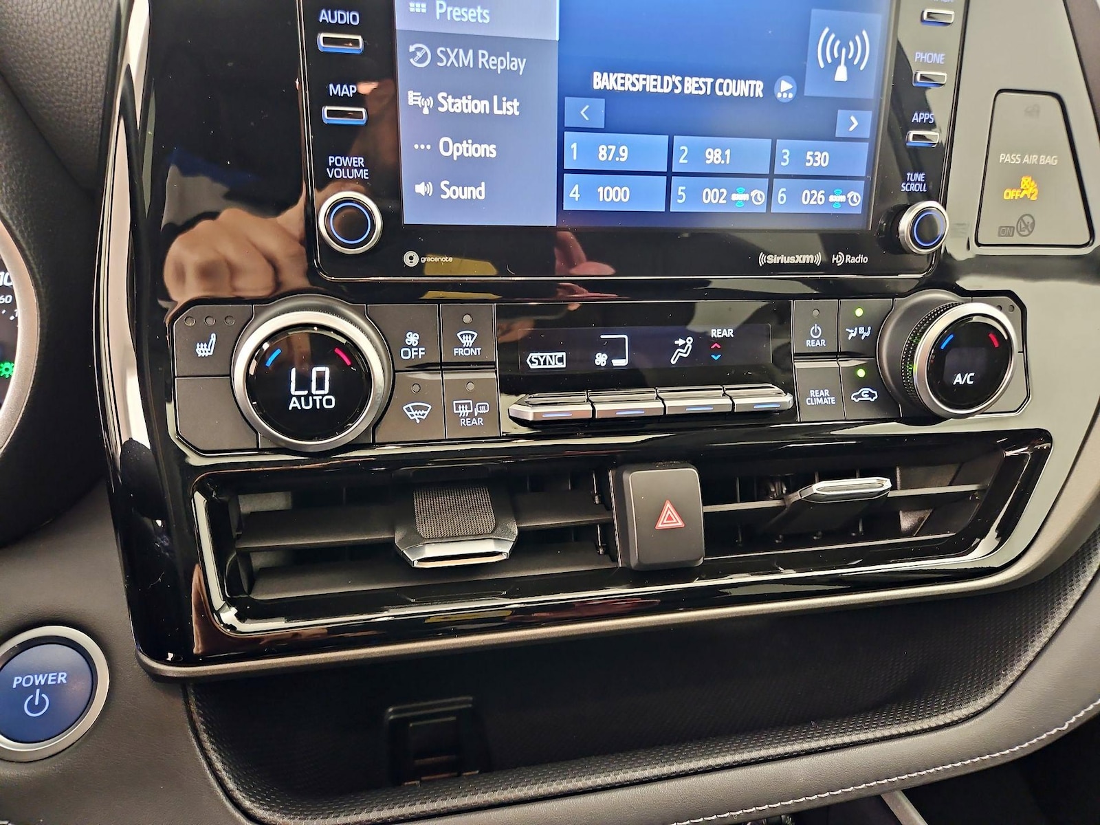 2021 Toyota Highlander XLE - Photo 17