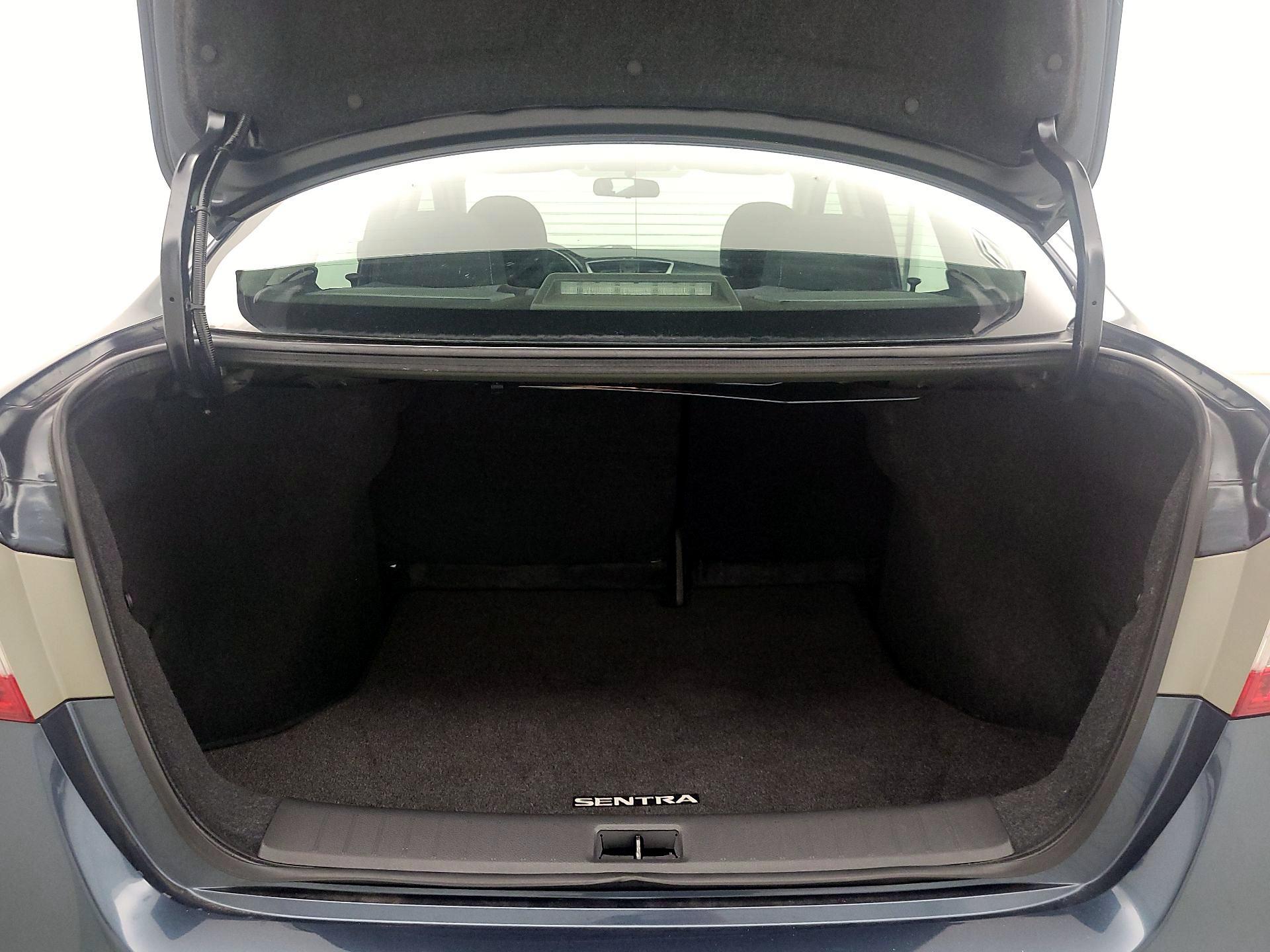Thumbnail: 2015 Nissan Sentra - 20