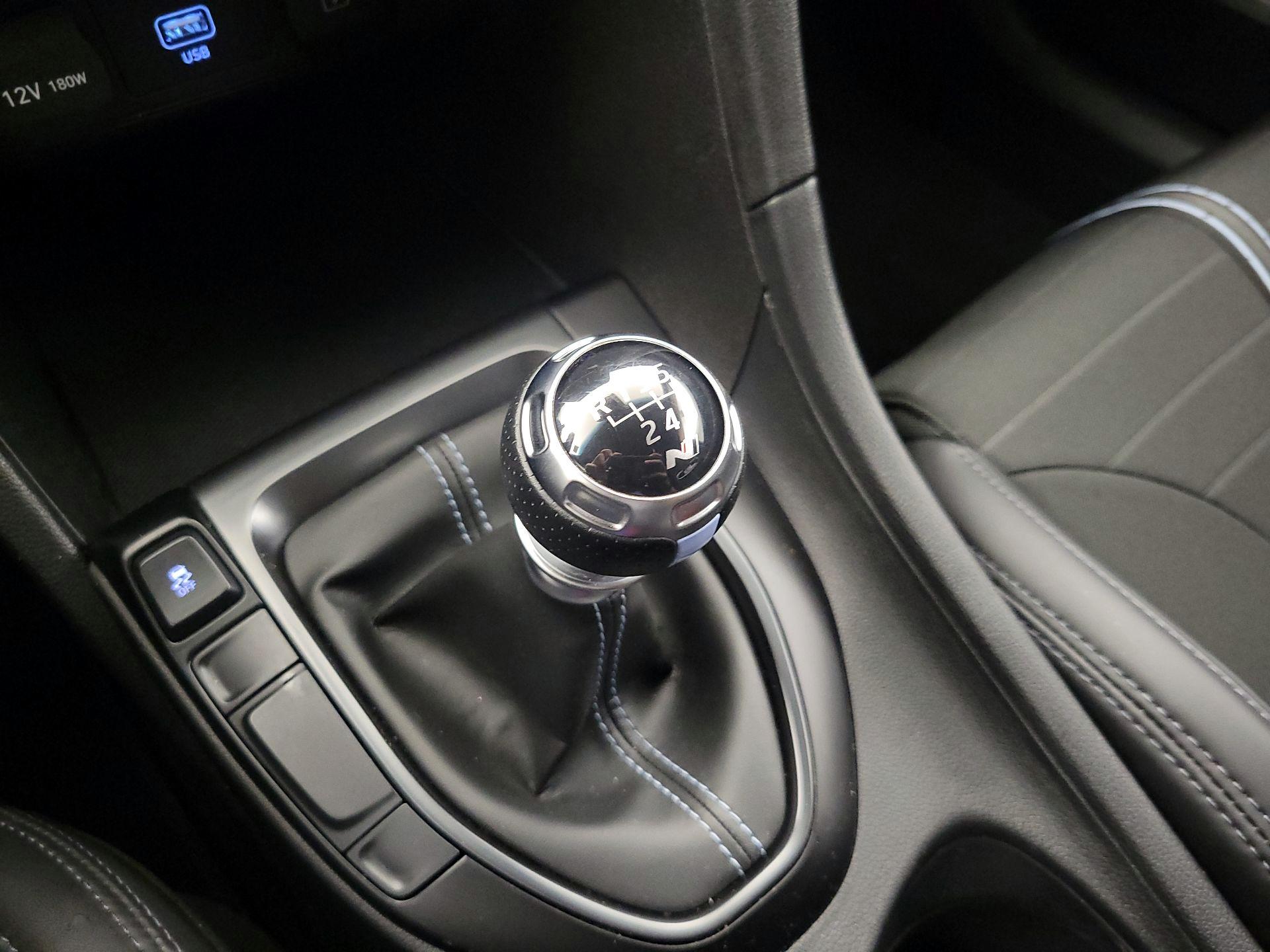 Thumbnail: 2021 Hyundai Veloster - 18