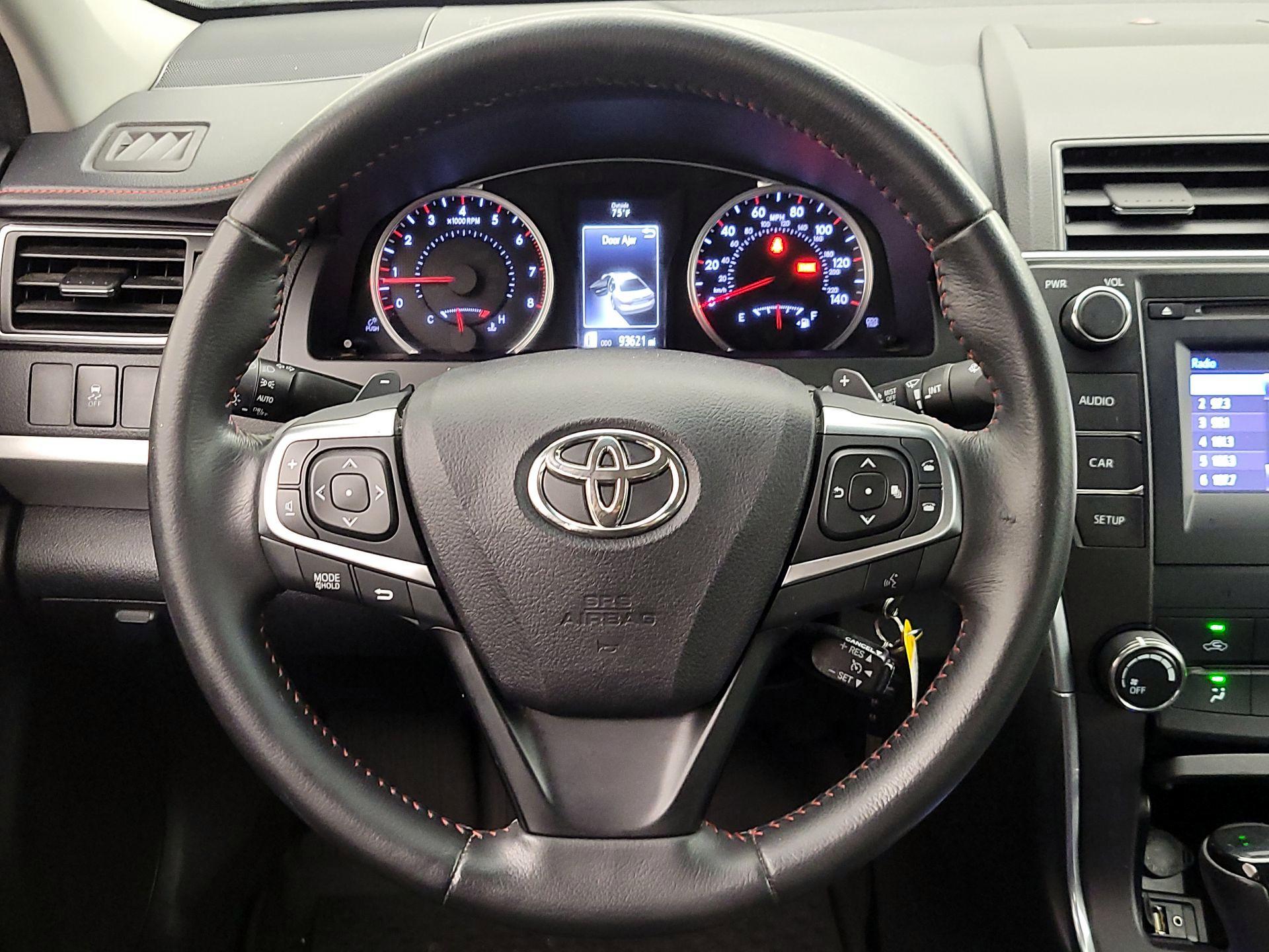Thumbnail: 2016 Toyota Camry - 10