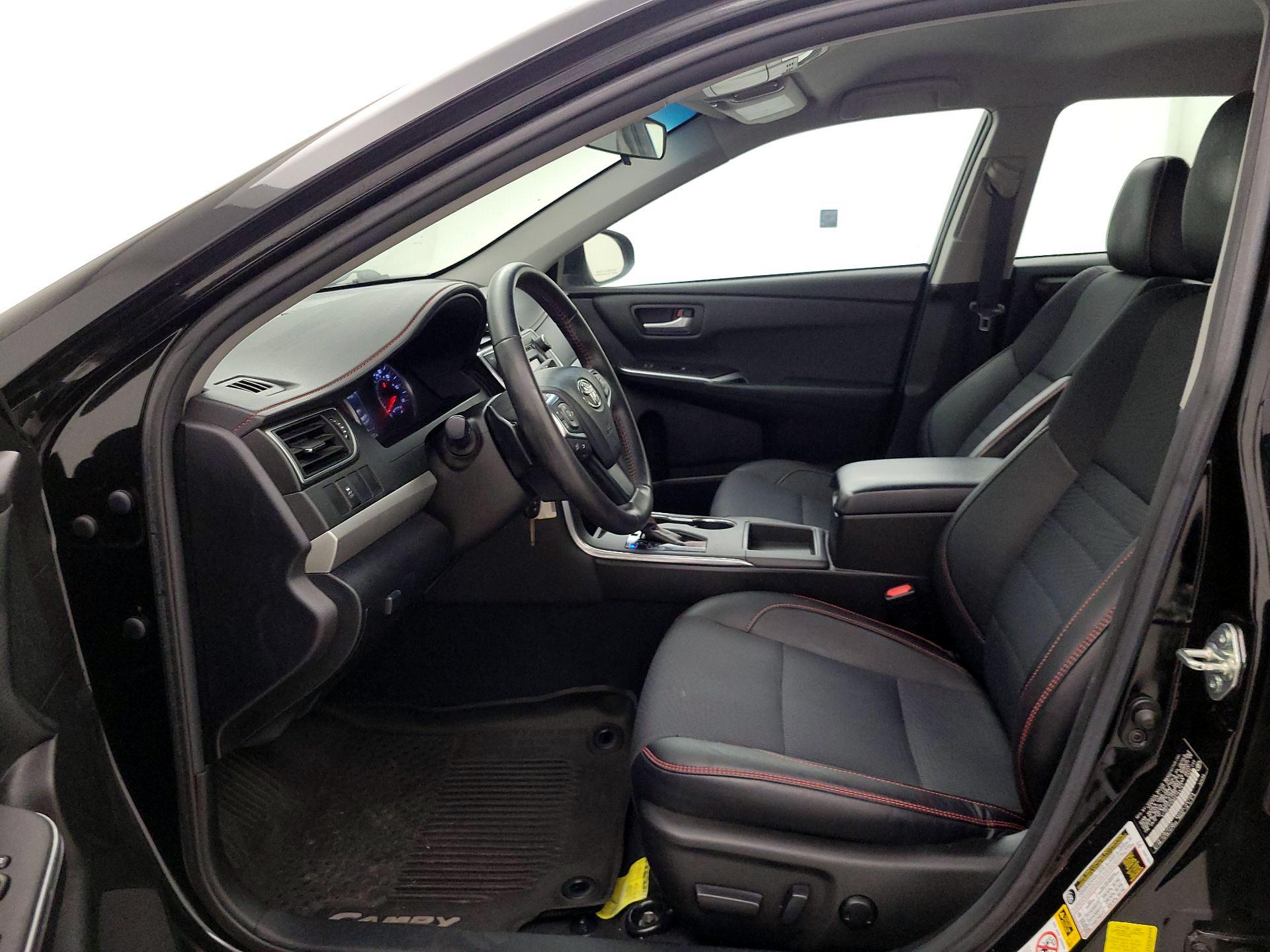 Thumbnail: 2016 Toyota Camry - 11
